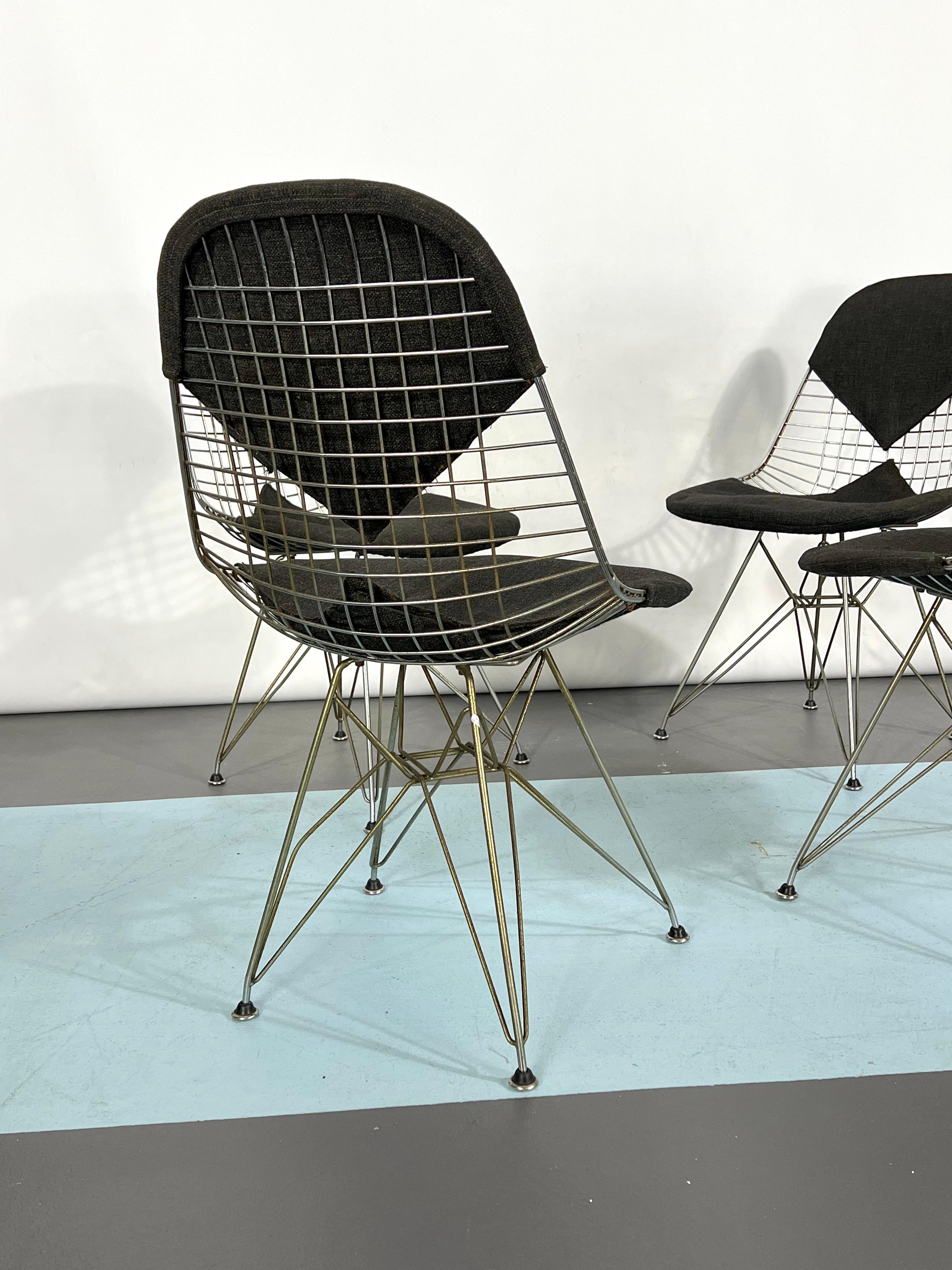 Moderner Satz von vier DKR Bikini-Stühlen von Charles Eames aus der Mitte des Jahrhunderts im Angebot 5