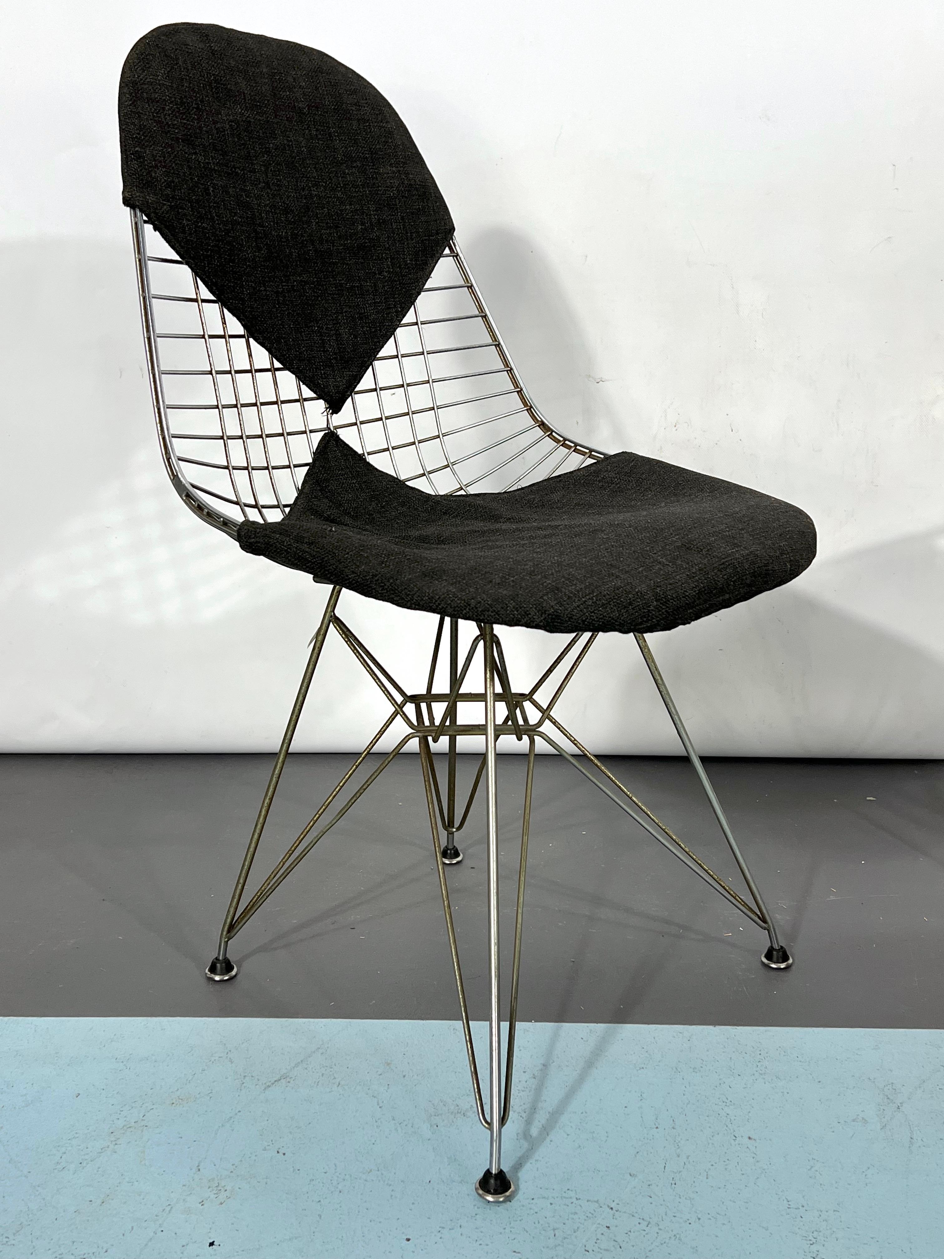 Ensemble de quatre chaises Bikini DKR de style mi-siècle moderne par Charles Eames en vente 7