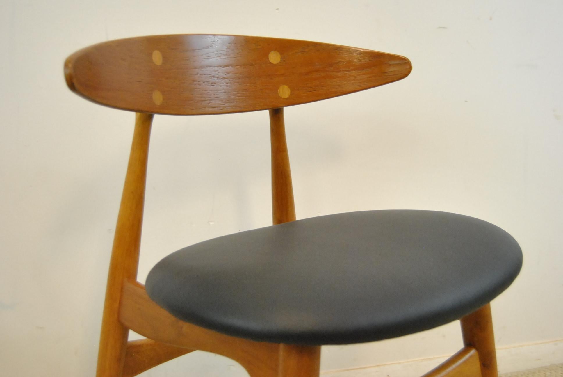 Mid-20th Century Mid-Century Modern Set of Four Hans Wegner Teak Dining Chairs, Model CH33
