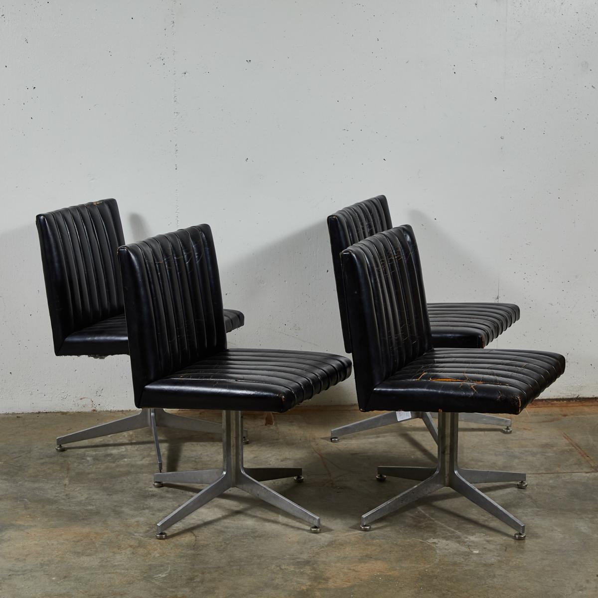 20th Century Mid-Century Modern Set of Four Swivel Chairs by Eames for Herman Miller