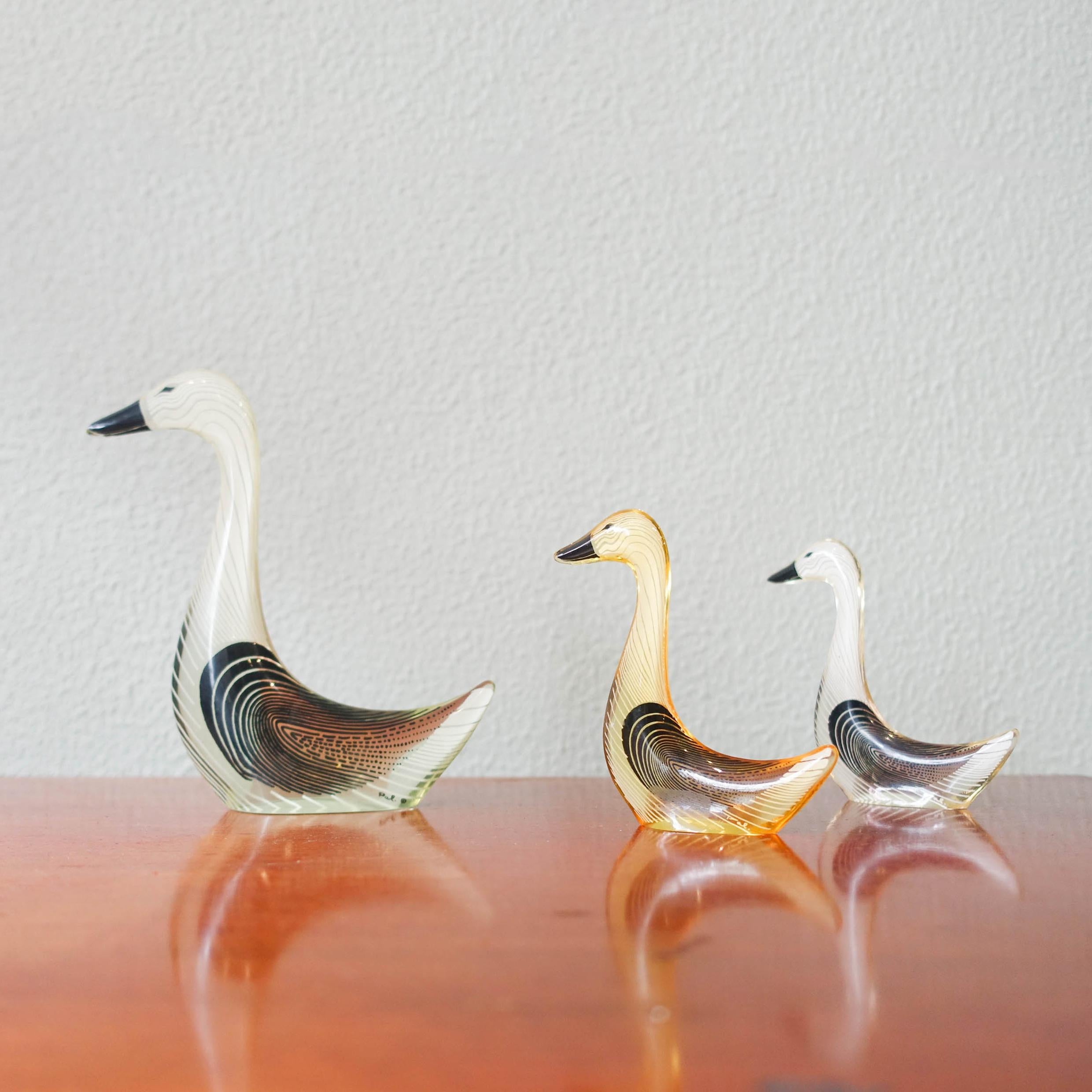 Kinetic Mid-Century Modern Set of Geese in Acrylic Glass by Abraham Palatnik, 1970's For Sale