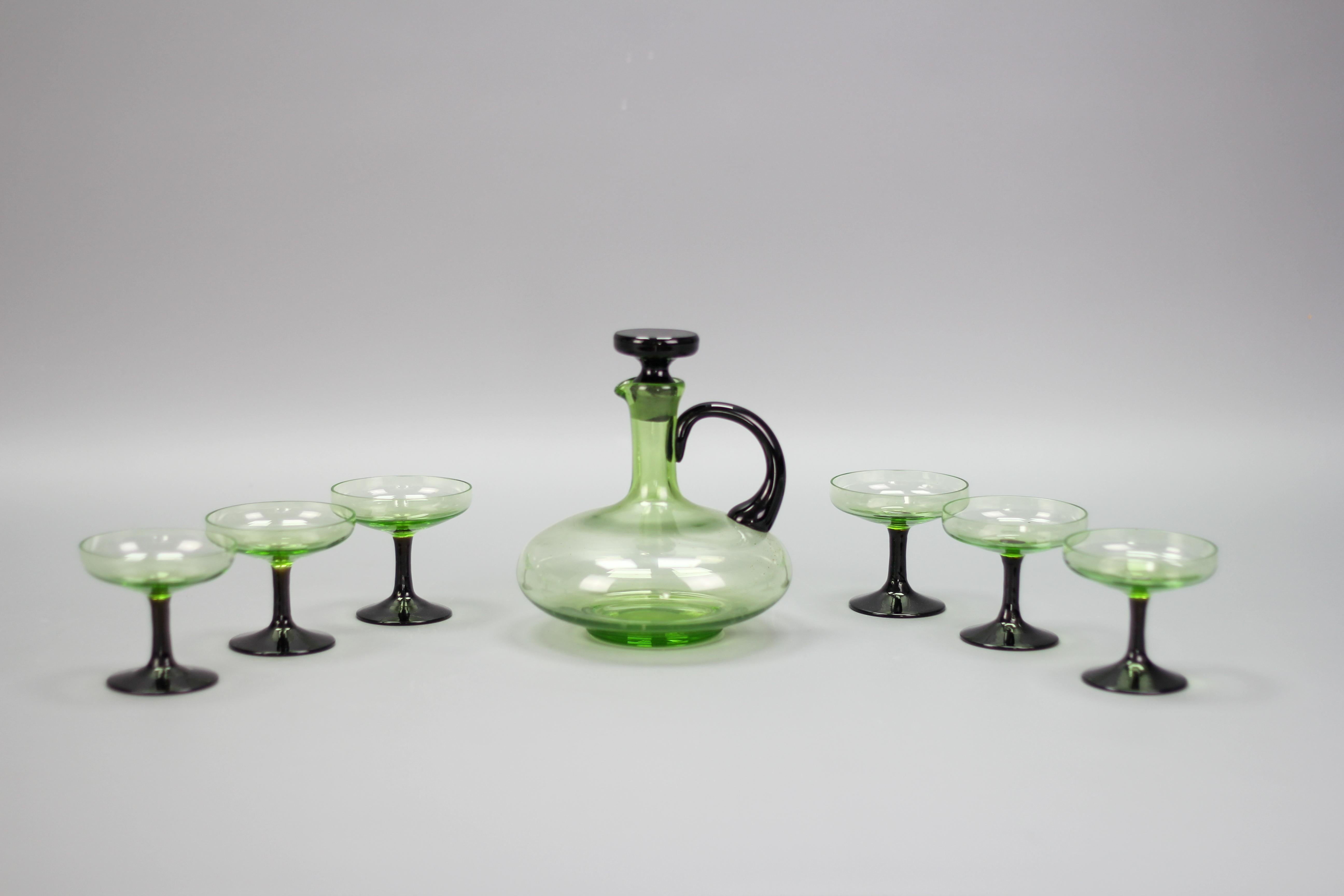 Mid-Century Modern Set of Green and Black Glass Decanter and Six Glasses For Sale 8