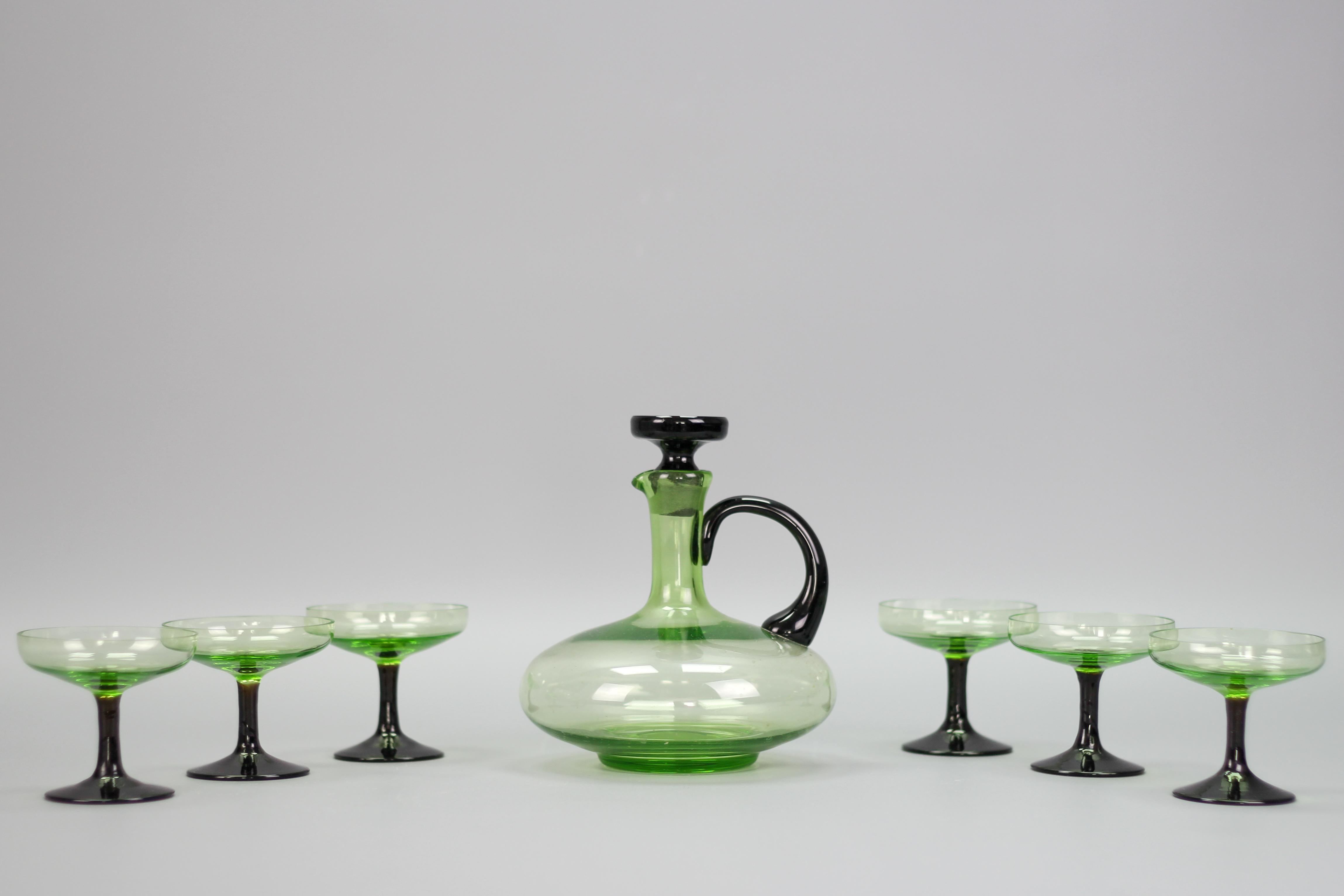 Mid-Century Modern Set of Green and Black Glass Decanter and Six Glasses For Sale 9