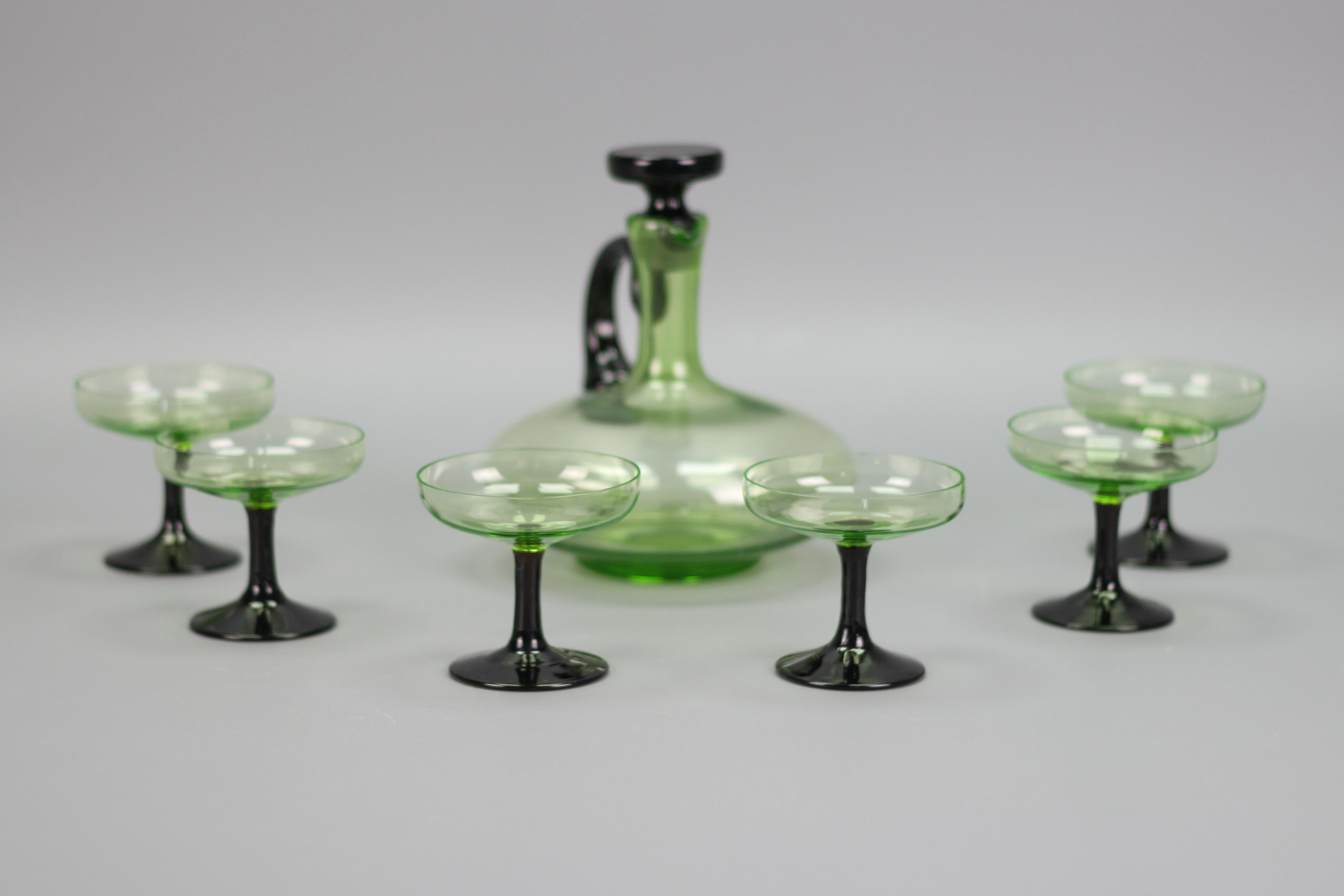 Mid-Century Modern Set of Green and Black Glass Decanter and Six Glasses For Sale 2