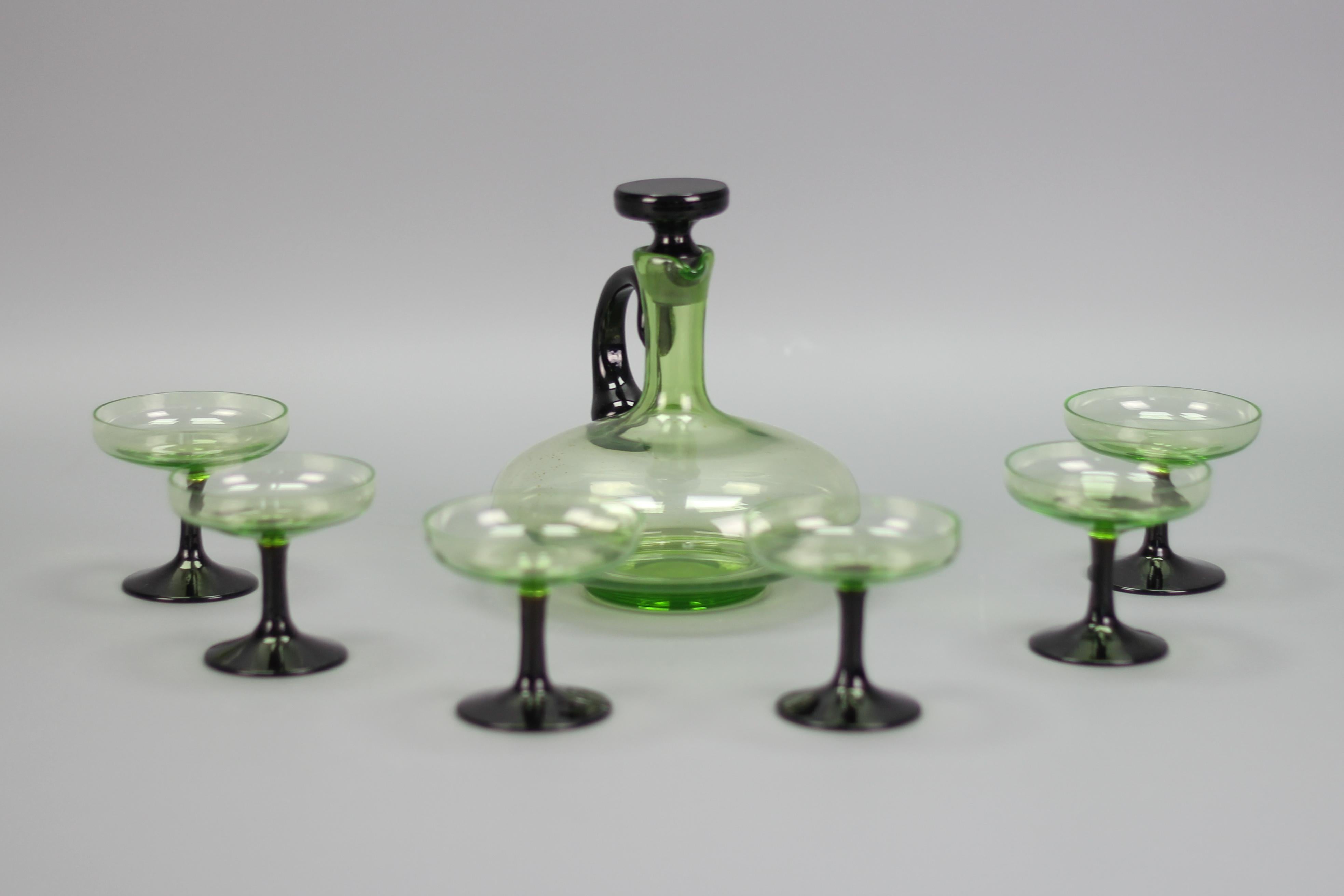 Mid-Century Modern Set of Green and Black Glass Decanter and Six Glasses For Sale 3