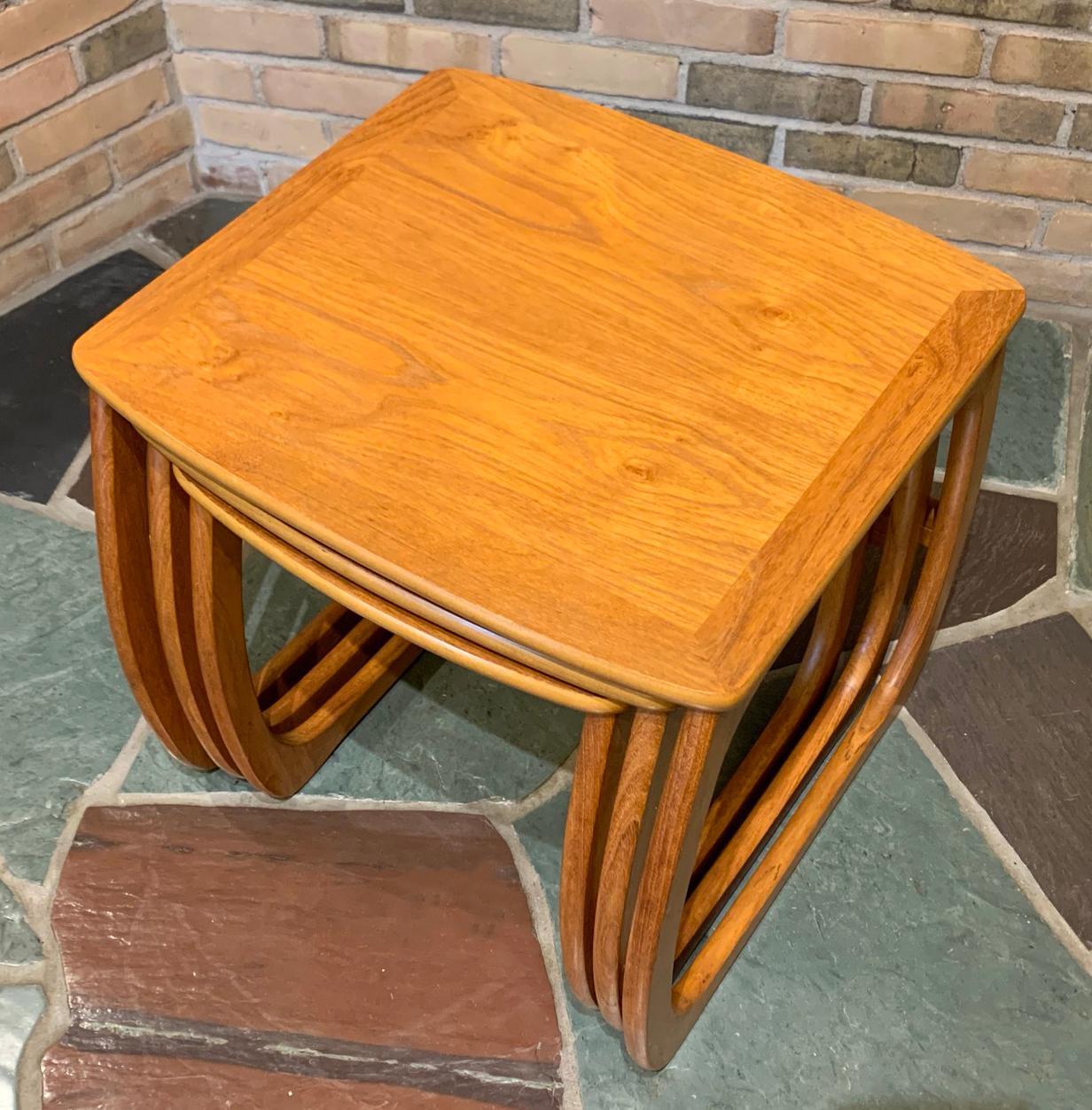 Mid-Century Modern Set of Nesting Side Tables by Nathan Mastercraftsman, 1960s In Good Condition In Keego Harbor, MI