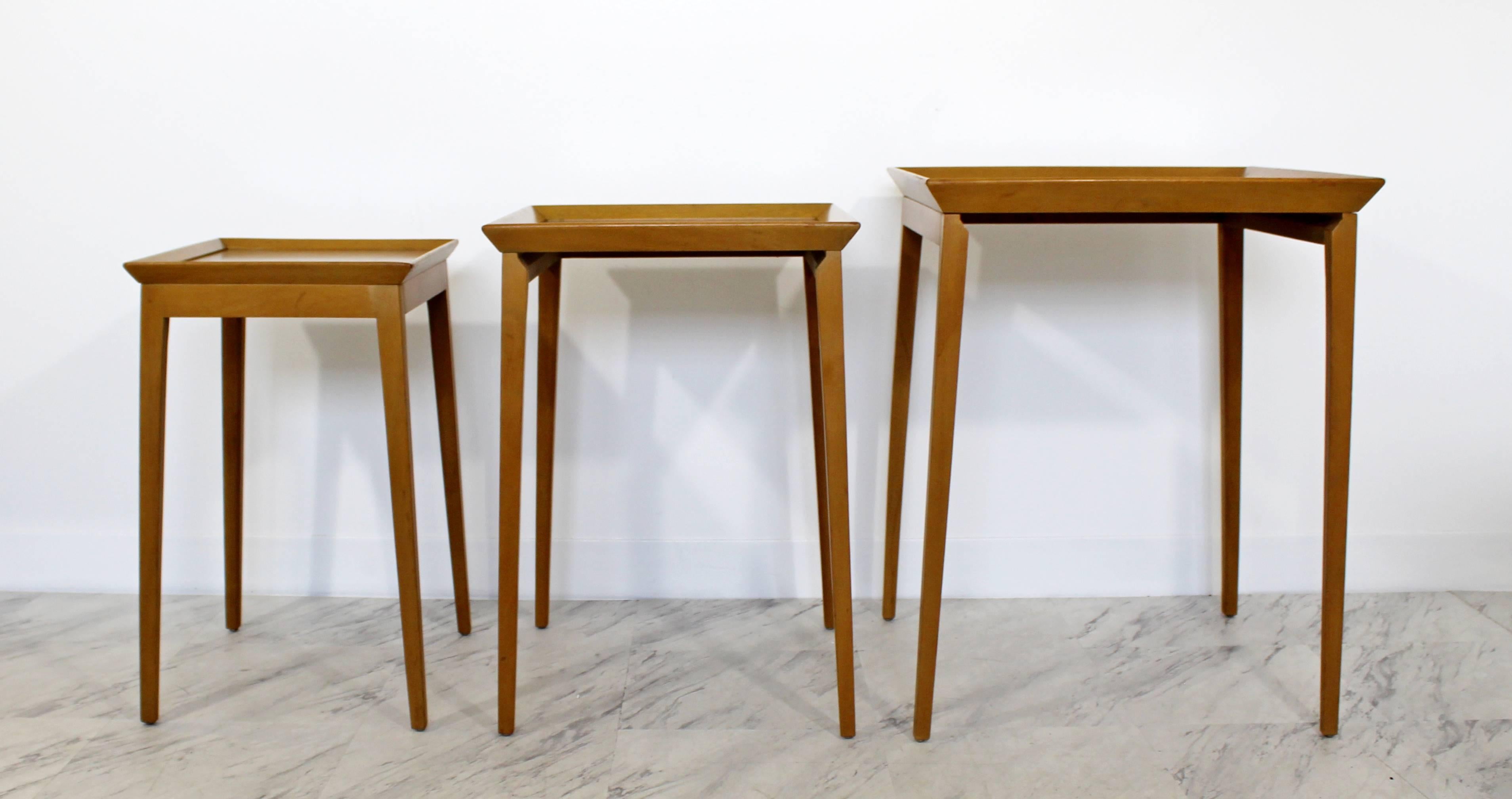 Wood Mid-Century Modern Set of Nesting Side Tables, Robsjohn-Gibbings Widdicomb 1950s