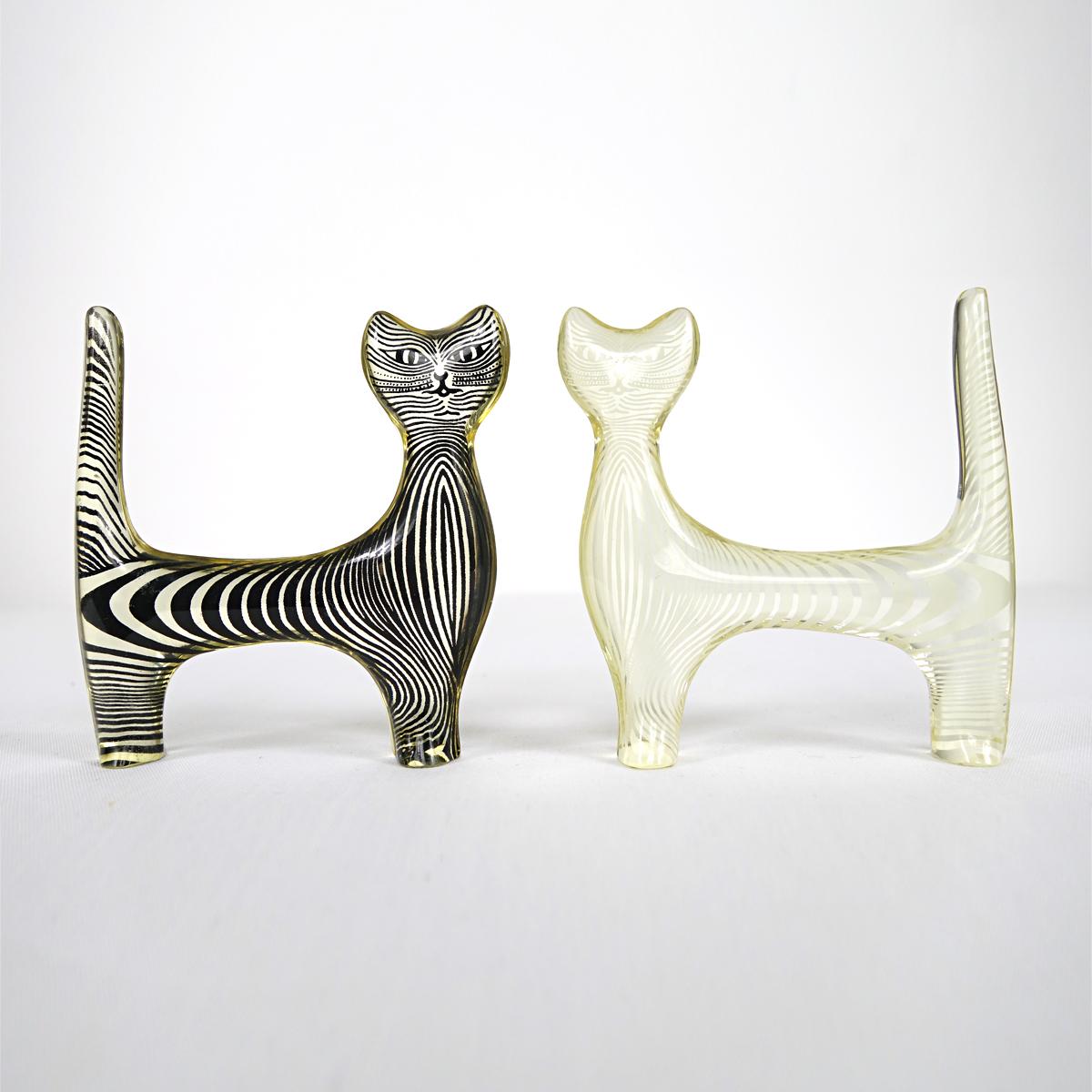 Mid-Century Modern Set of Six Cats in Lucite Made by Abraham Palatnik 9