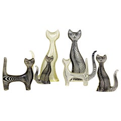 Mid-Century Modern Set of Six Cats in Lucite Made by Abraham Palatnik