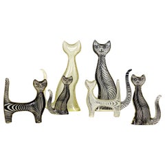 Ensemble de six chats en Lucite:: de style moderne du milieu du siècle:: réalisé par Abraham Palatnik