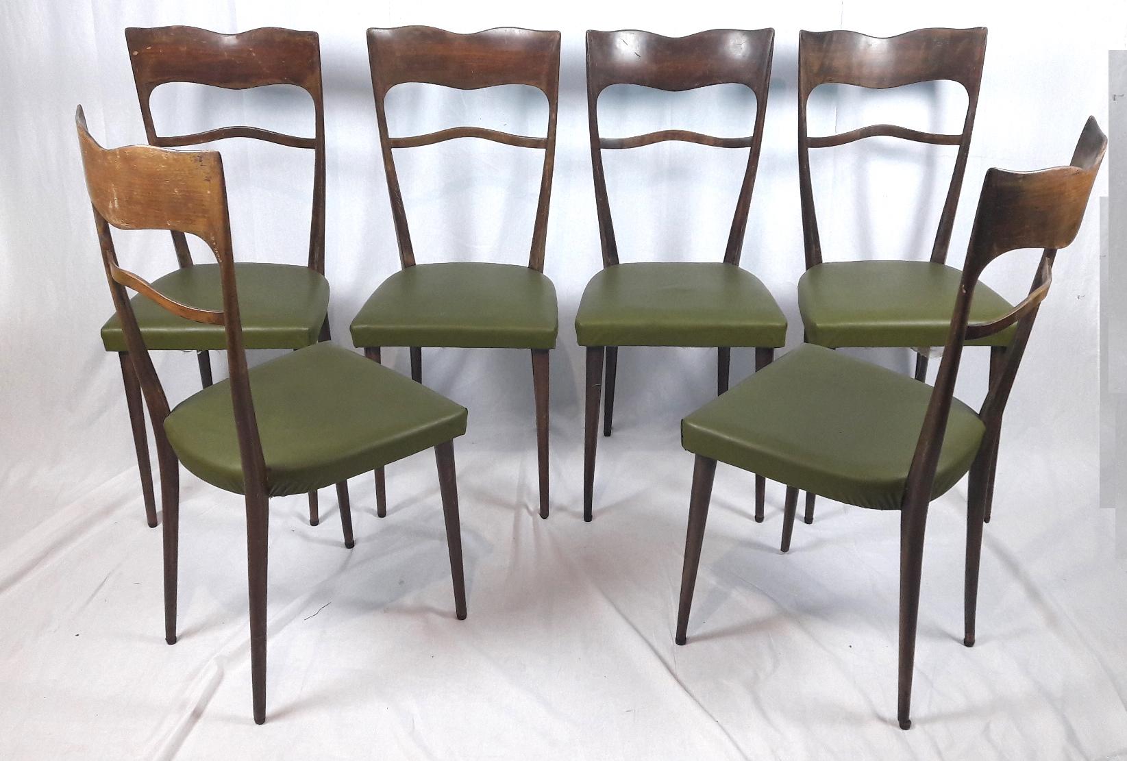 Mid-Century Modern Set of Six High-Back Beechwood and Green Italian Chairs In Good Condition For Sale In Cassina de'Pecchi, IT