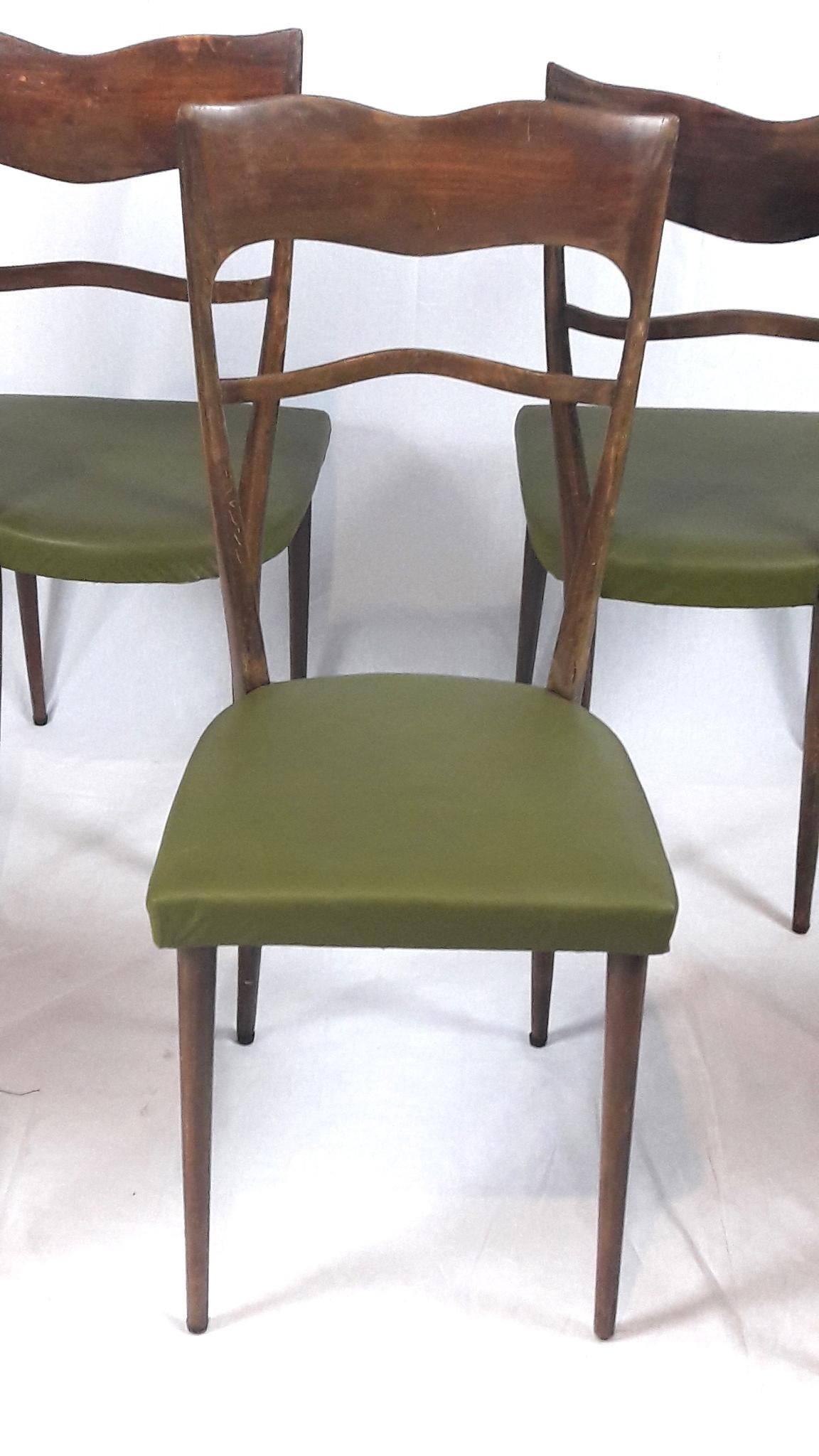 Mid-Century Modern Set of Six High-Back Beechwood and Green Italian Chairs For Sale 1