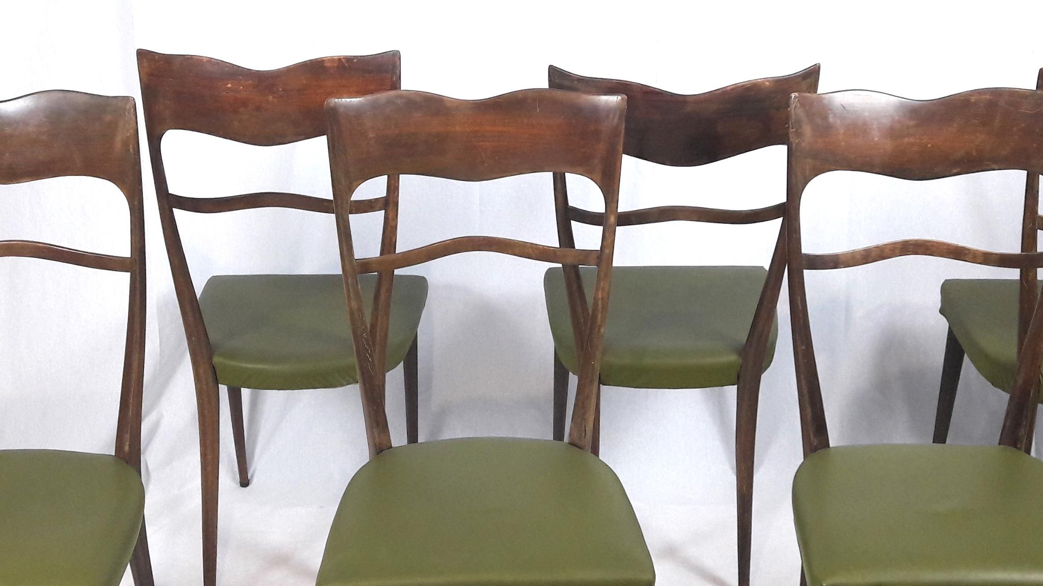 Mid-Century Modern Set of Six High-Back Beechwood and Green Italian Chairs For Sale 2