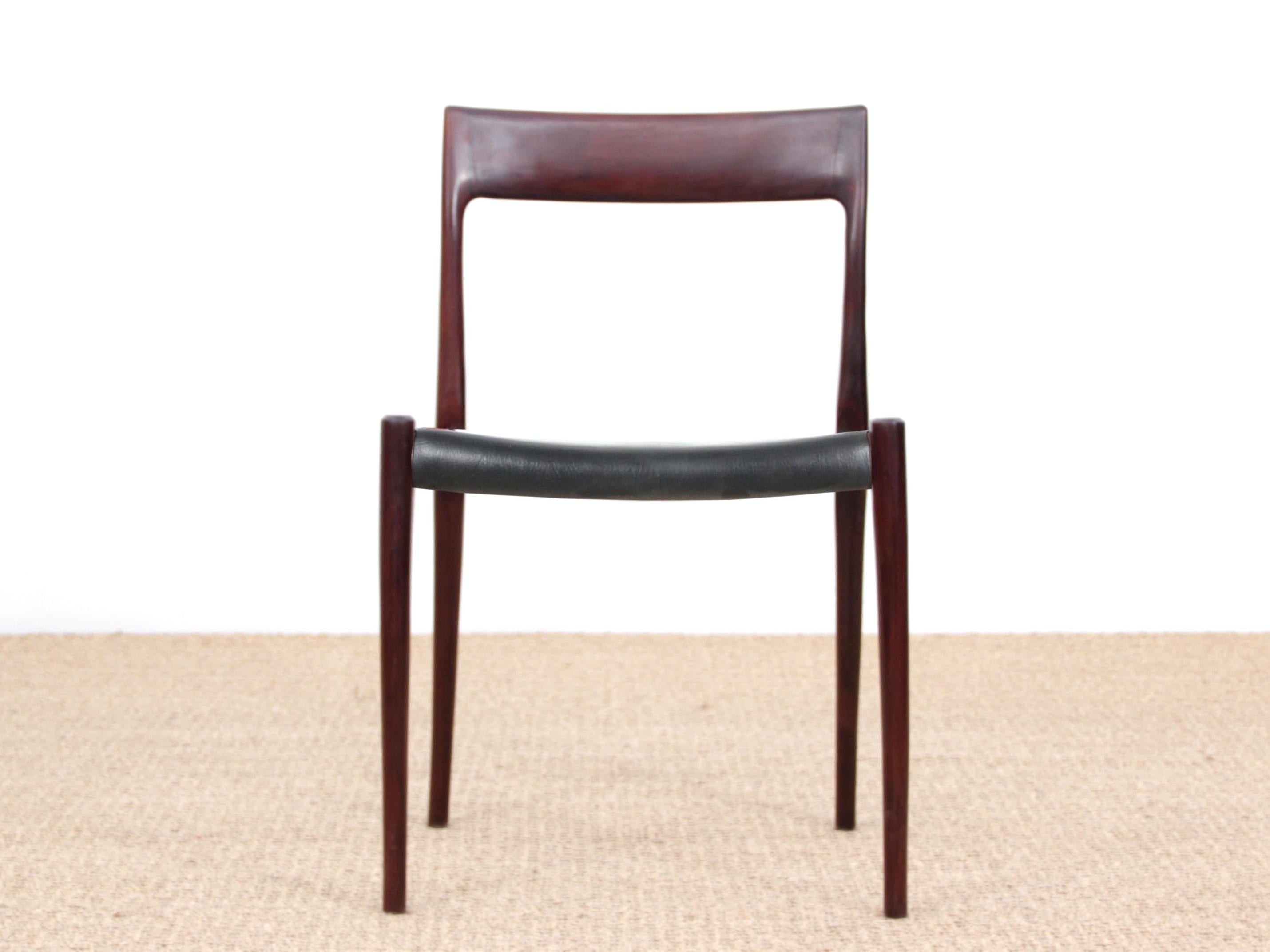 Mid-Century Modern set of six Rio rosewood dining chairs by Niels Moller N°77. Seats newly restored with new foam and blmack leather. Other fabric or leather ion demand. No extra fee.