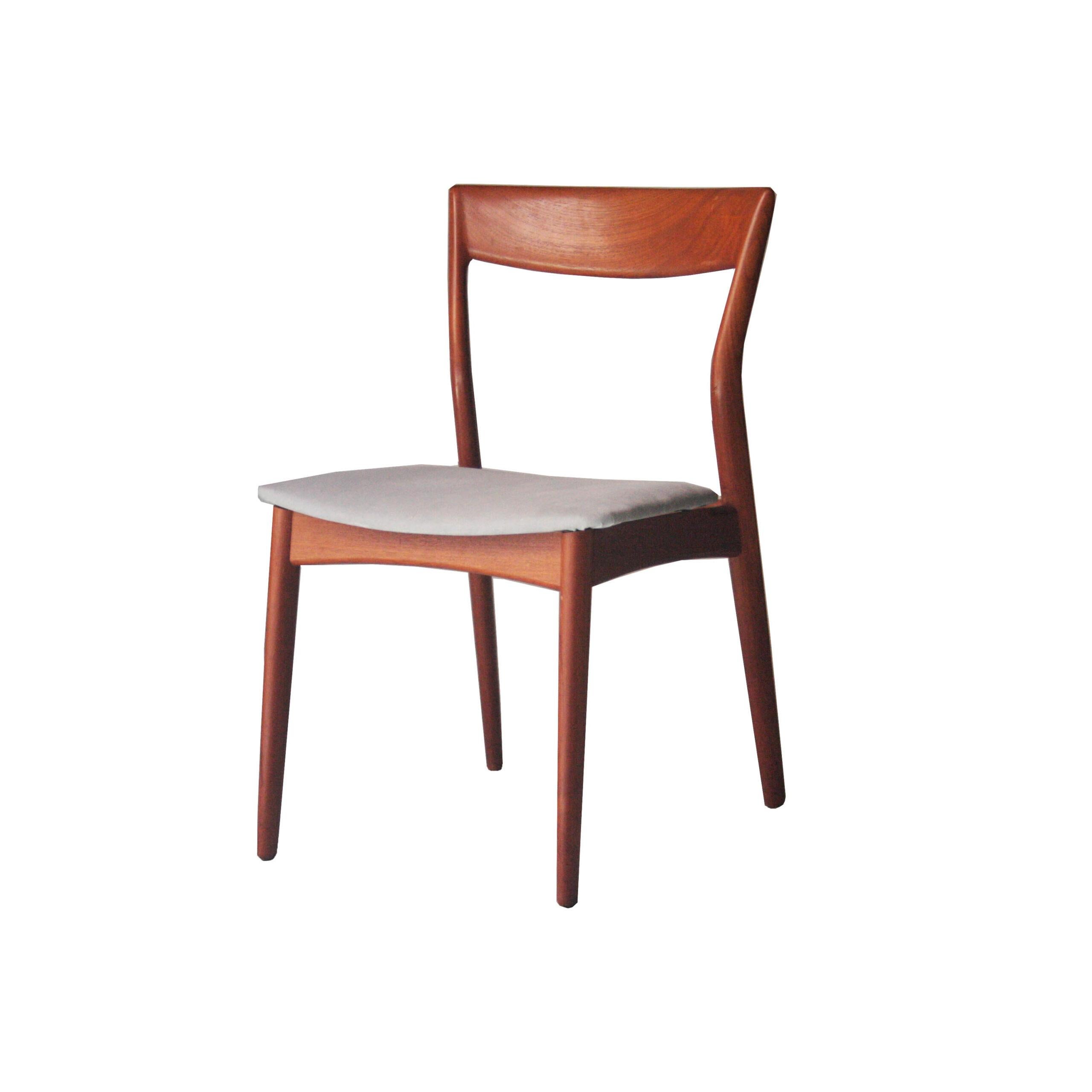 Swedish Mid-Century Modern Set of Six Teak Dining Chairs, Sweden, 1960 For Sale