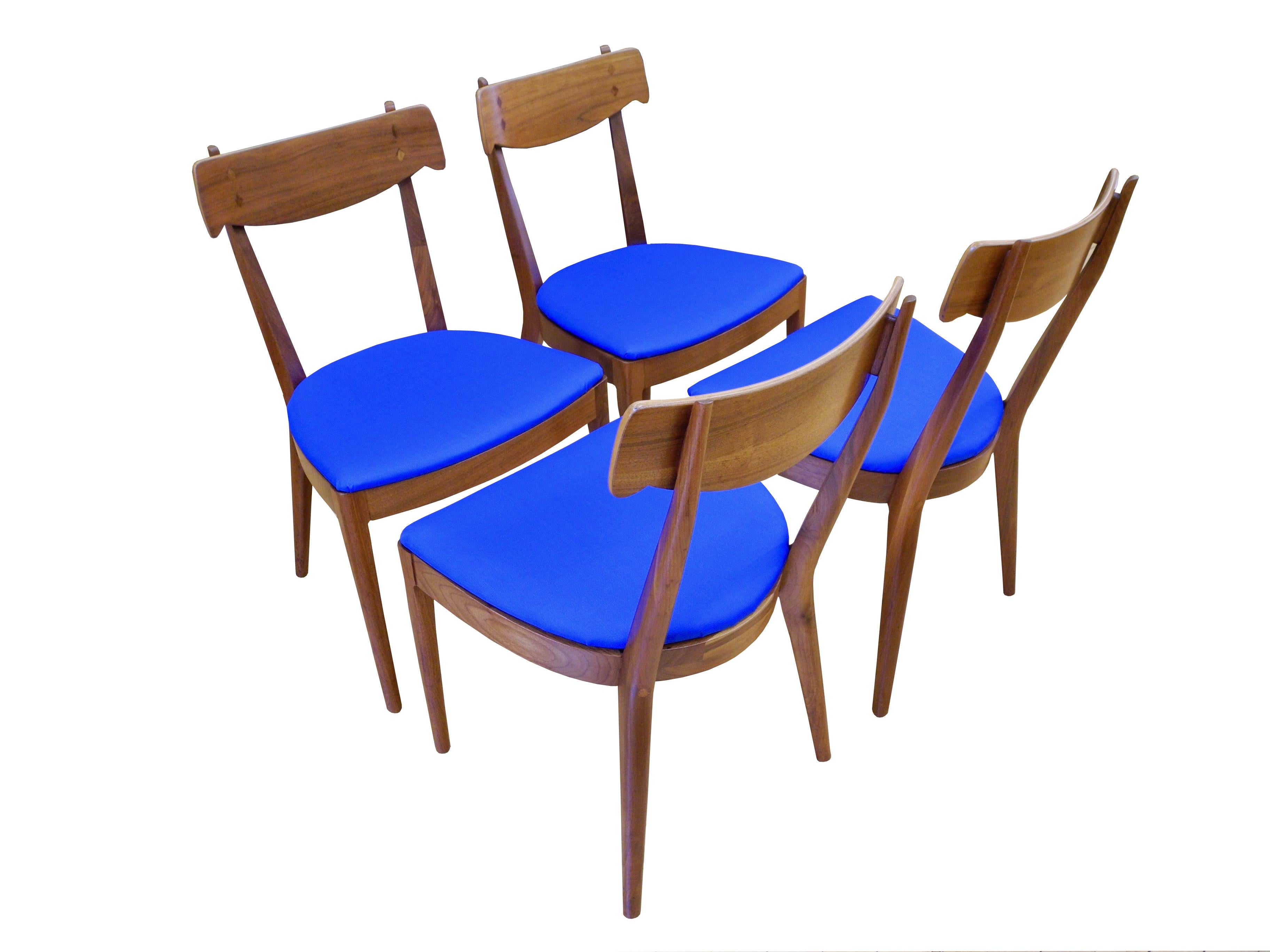 American Mid-Century Modern Set of Six Walnut Dining Room Chairs by Kipp Stewart For Sale
