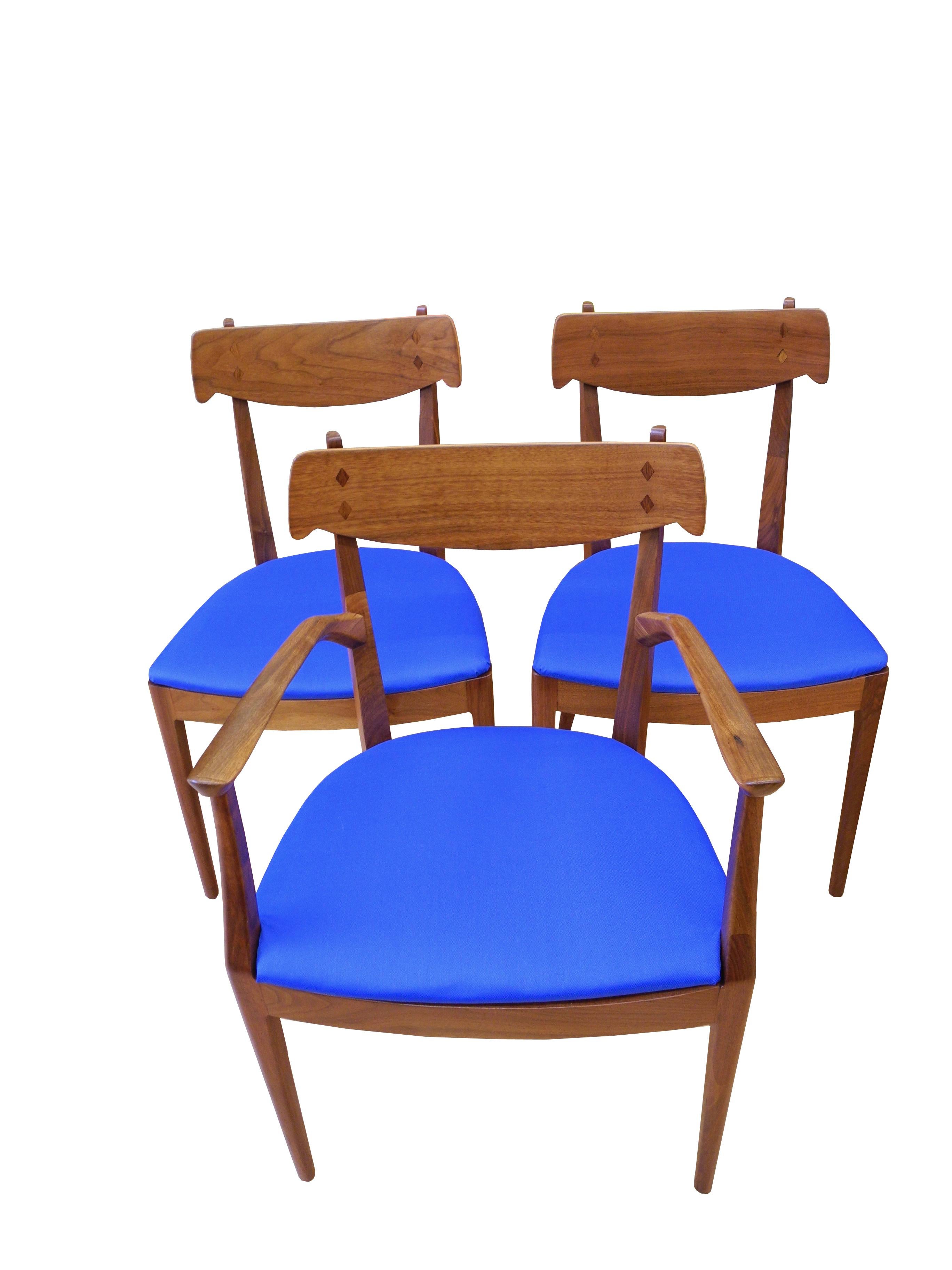 Mid-Century Modern Set of Six Walnut Dining Room Chairs by Kipp Stewart In Good Condition For Sale In Hudson, NY
