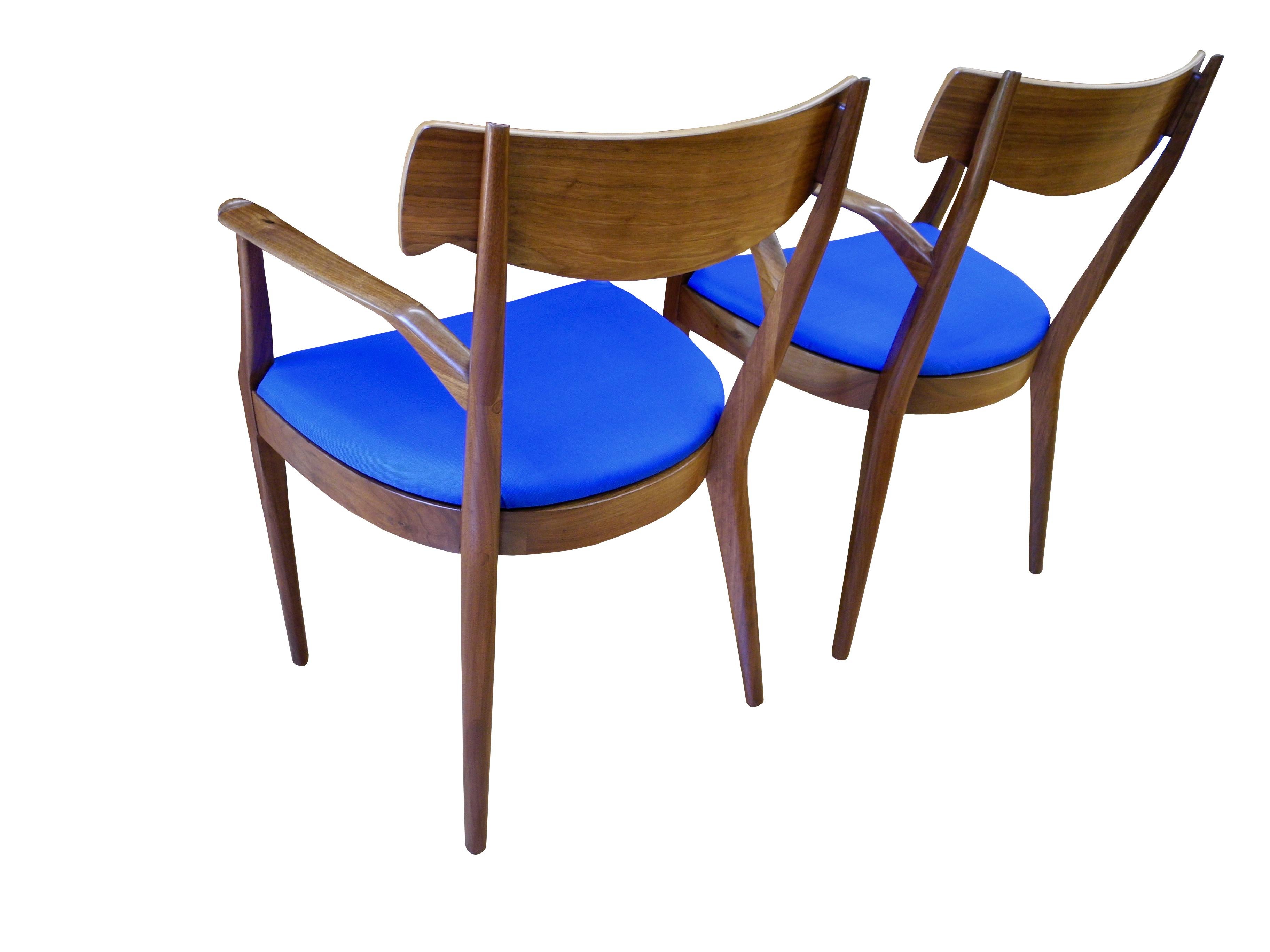 Mid-Century Modern Set of Six Walnut Dining Room Chairs by Kipp Stewart For Sale 3