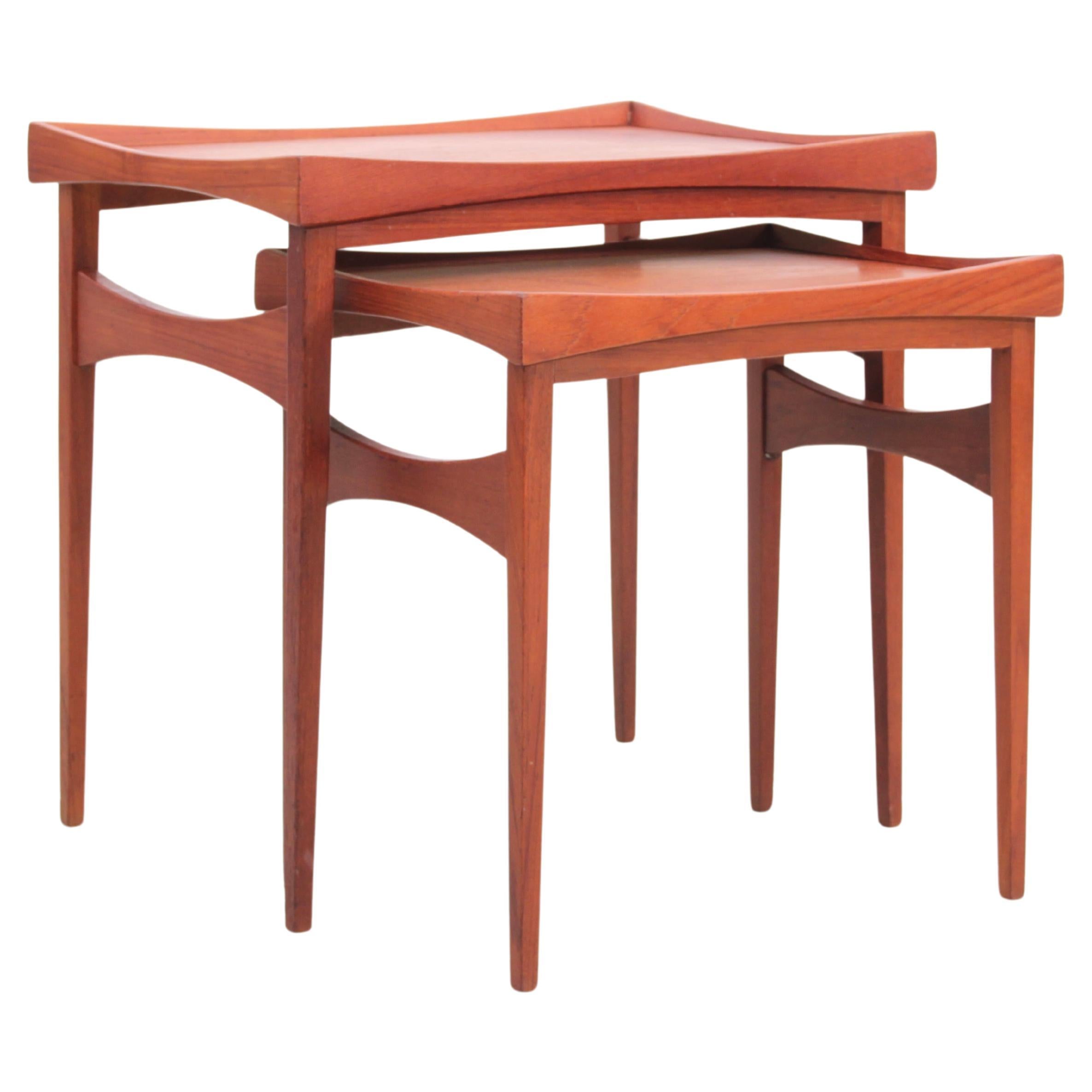 Mid-Century modern set of teak side tables with removable and reversible tray 