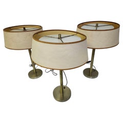 Ensemble de trois abat-jours en laiton et lin vendus individuellement C1970