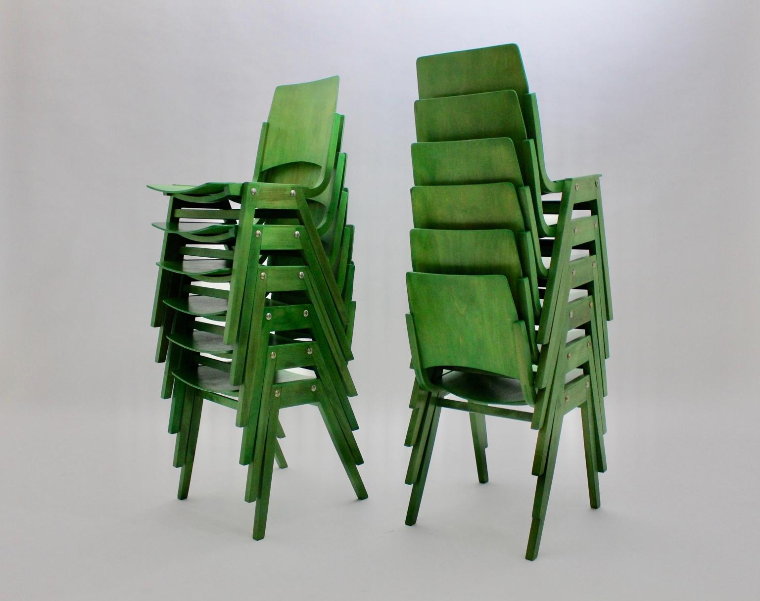 Set von zwölf grünen Vintage-Esszimmerstühlen P7 von Roland Rainer, Moderne der Mitte des Jahrhunderts (Gebeizt) im Angebot
