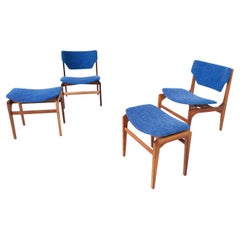 Modernes Set aus zwei Sesseln aus der Mitte des Jahrhunderts mit passender Ottomane, Italien, 1960er Jahre