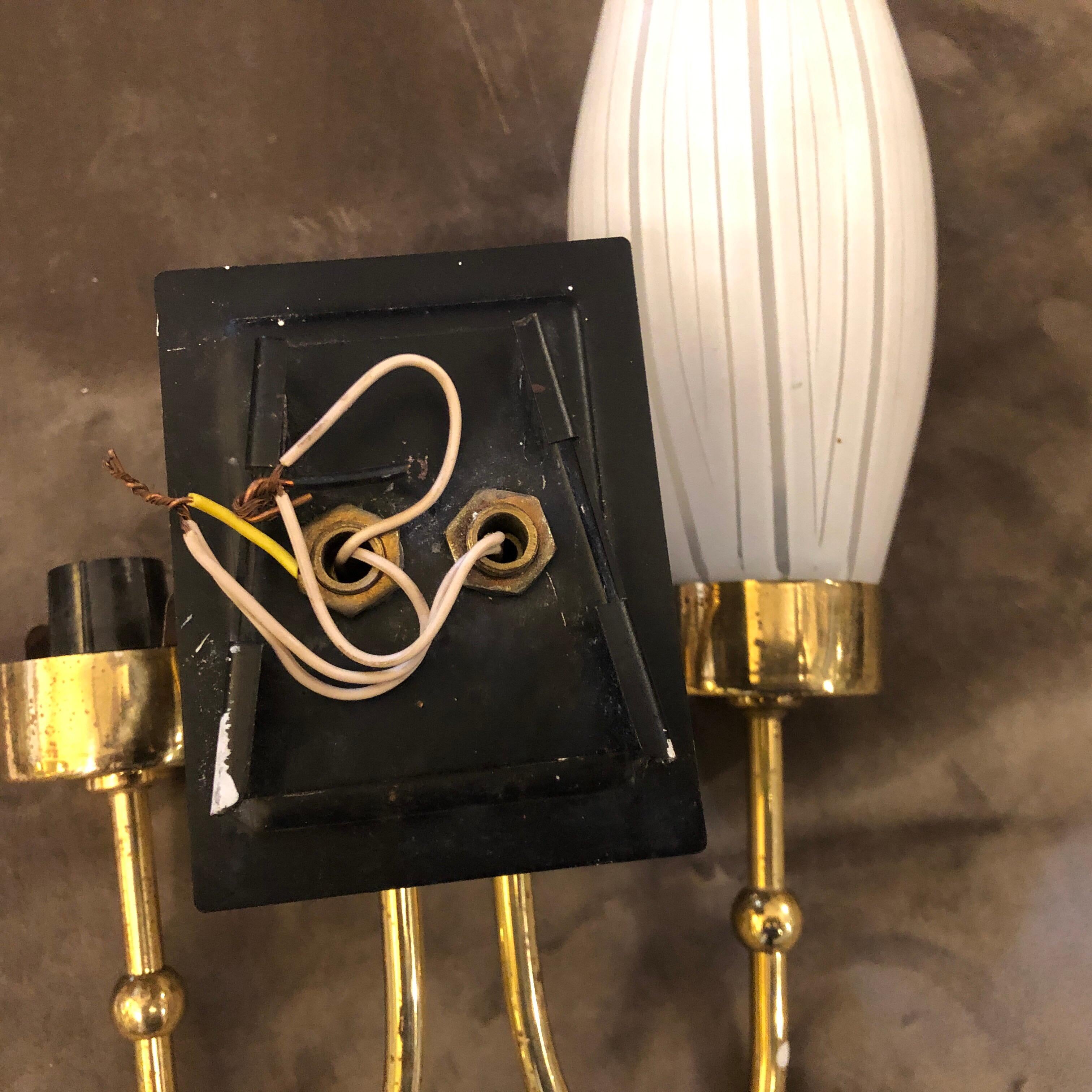 1950s Mid-Century Modern Set of Two Brass and Murano Glass Wall Sconces 3