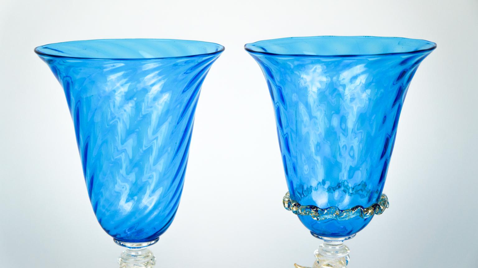 Late 20th Century Mid-Century Modern Set of Two Italian Venetian Goblets Aquamarine Murano Glass For Sale