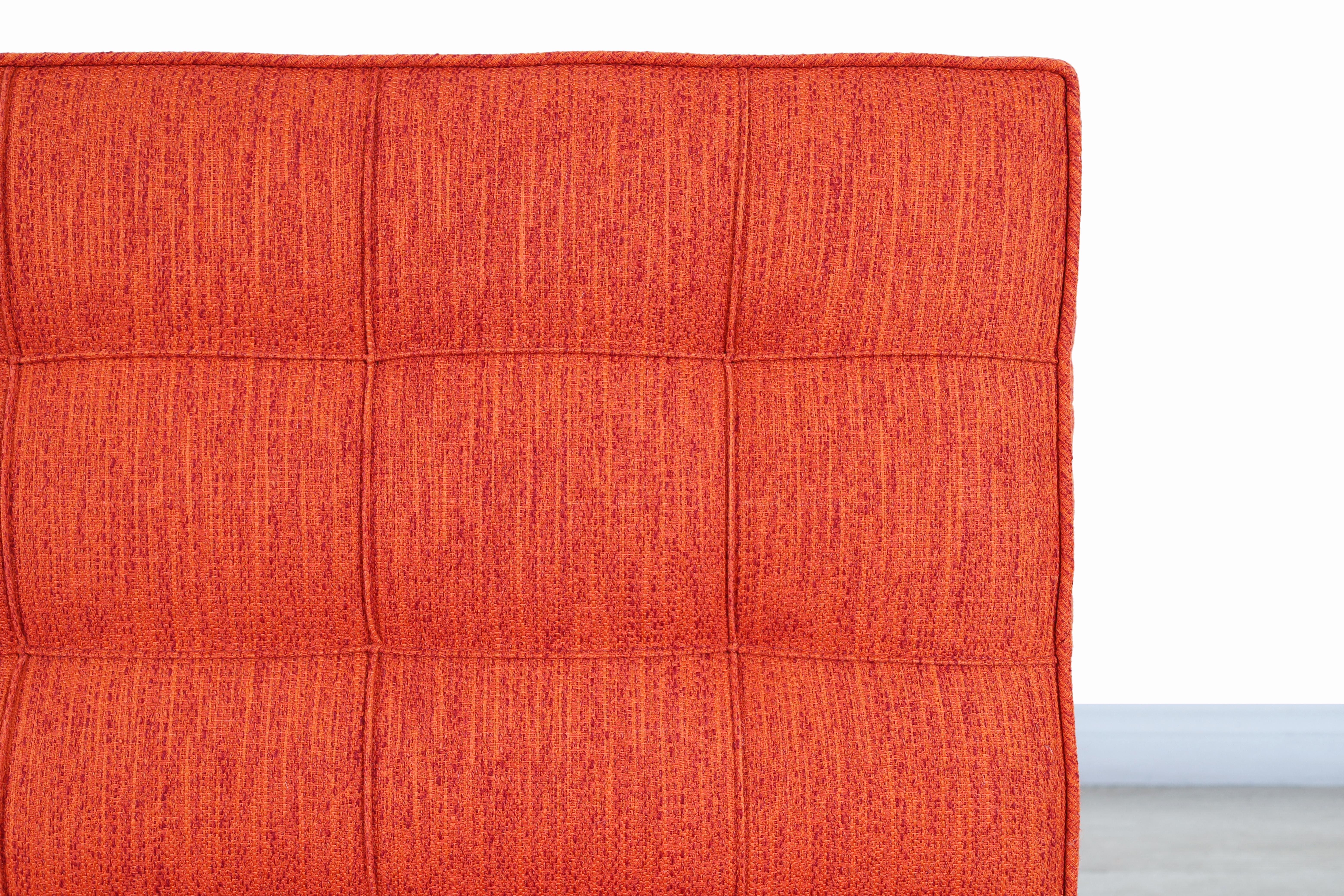 Mid-Century Modern Settee by Florence Knoll In Excellent Condition For Sale In North Hollywood, CA