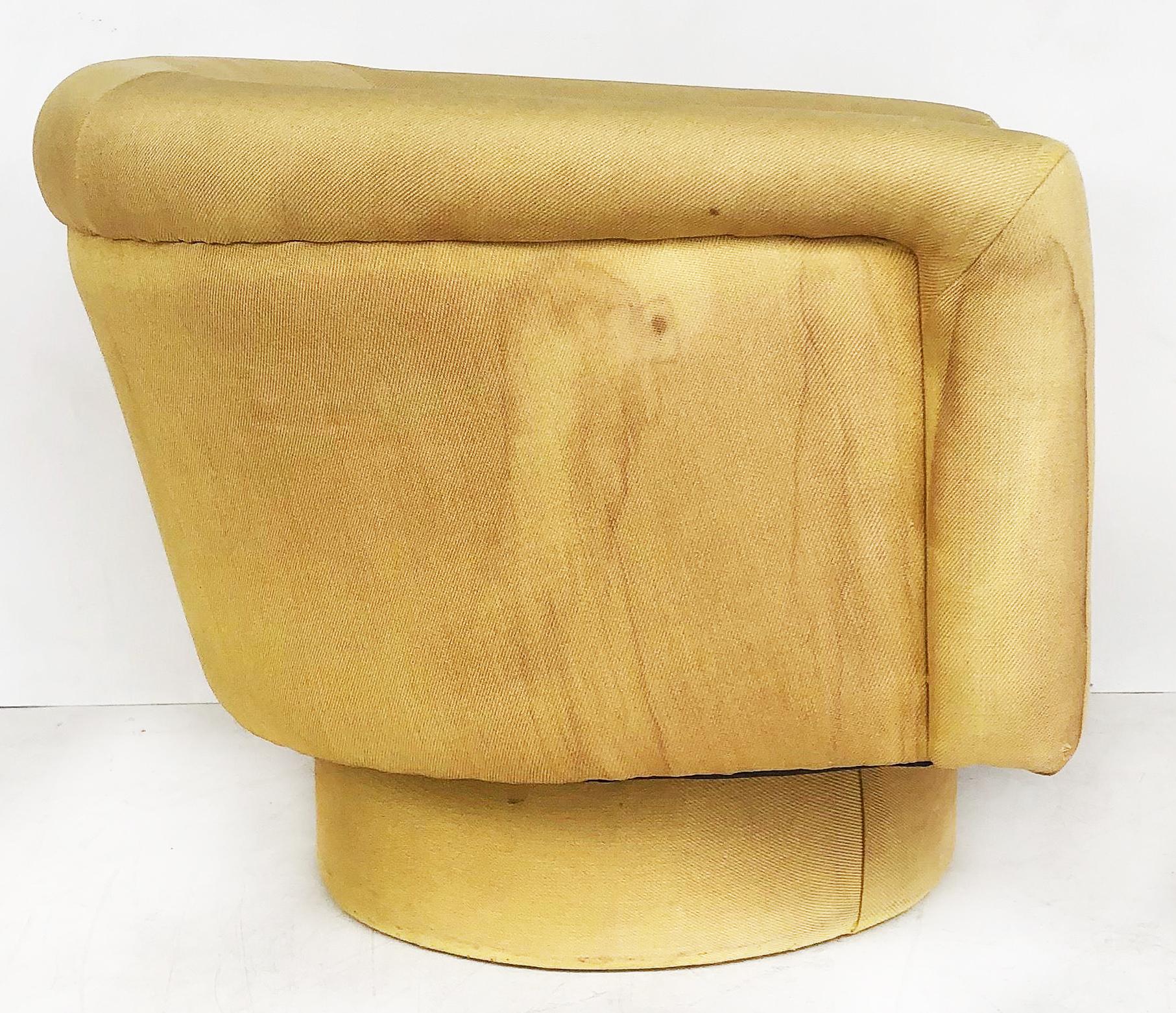 Fabric Mid-Century Modern Shawnee-Penn Swivel Club Chairs, Designer's Special Pair For Sale