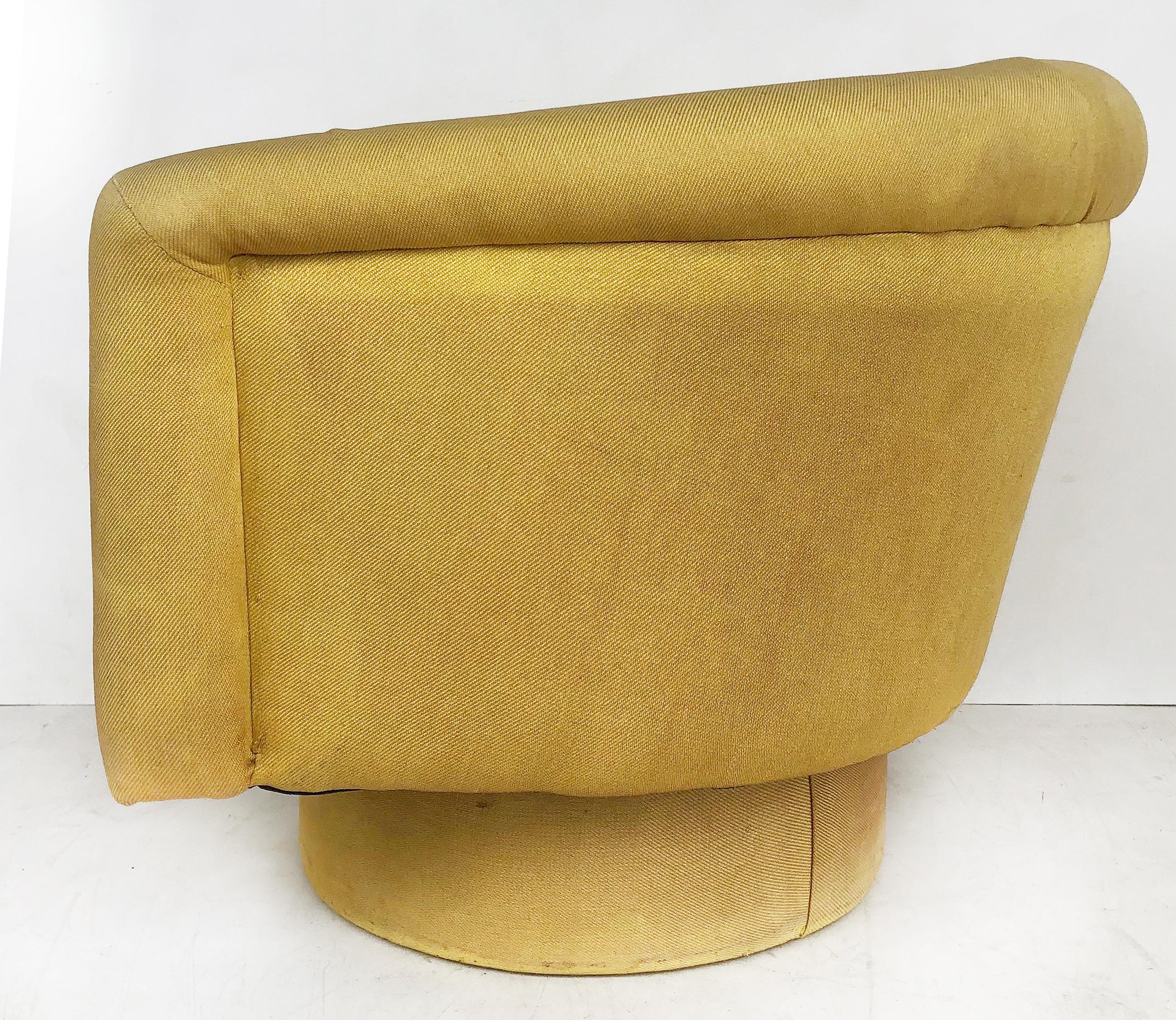 Mid-Century Modern Shawnee-Penn Swivel Club Chairs, Designer's Special Pair For Sale 1