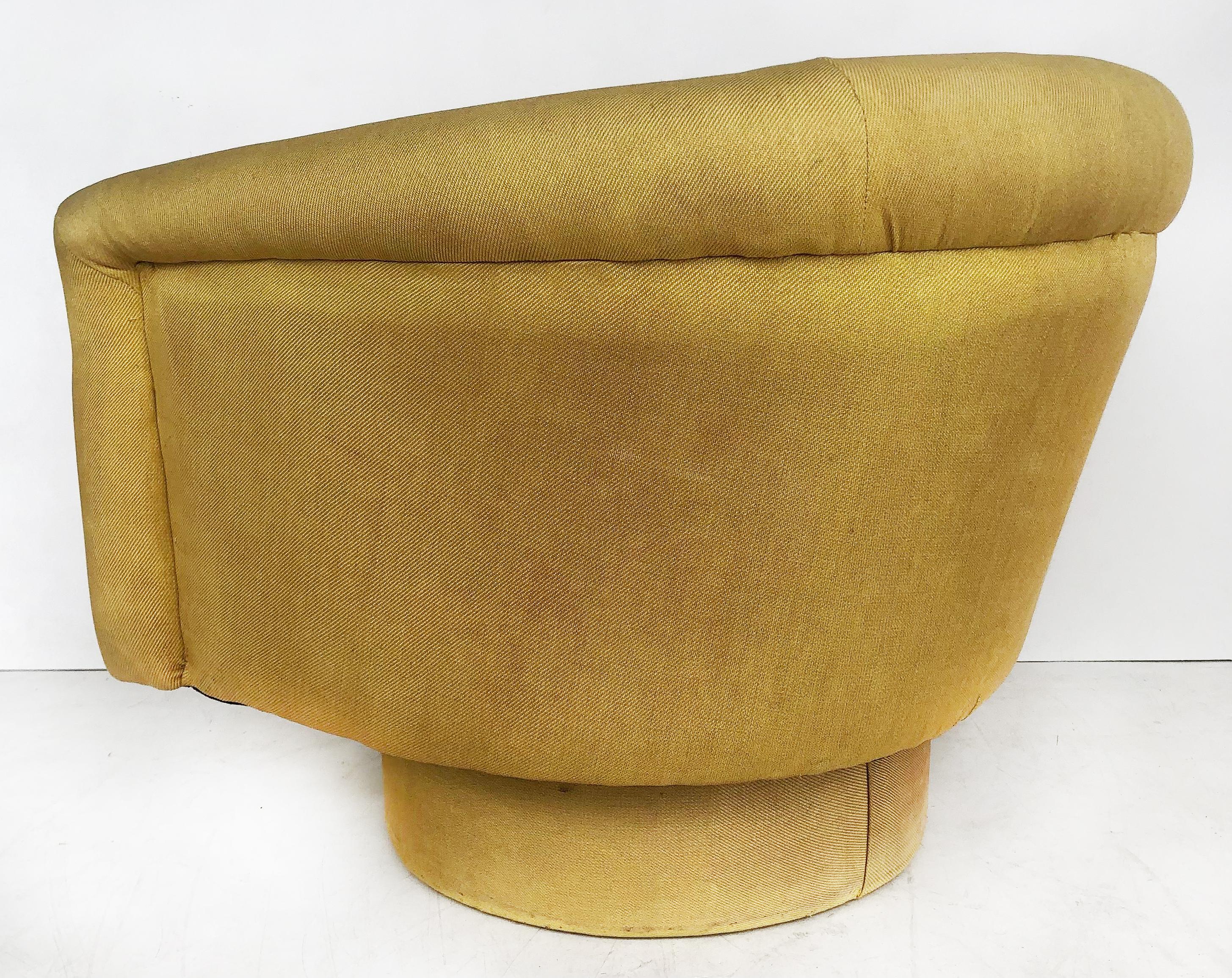Mid-Century Modern Shawnee-Penn Swivel Club Chairs, Designer's Special Pair For Sale 2