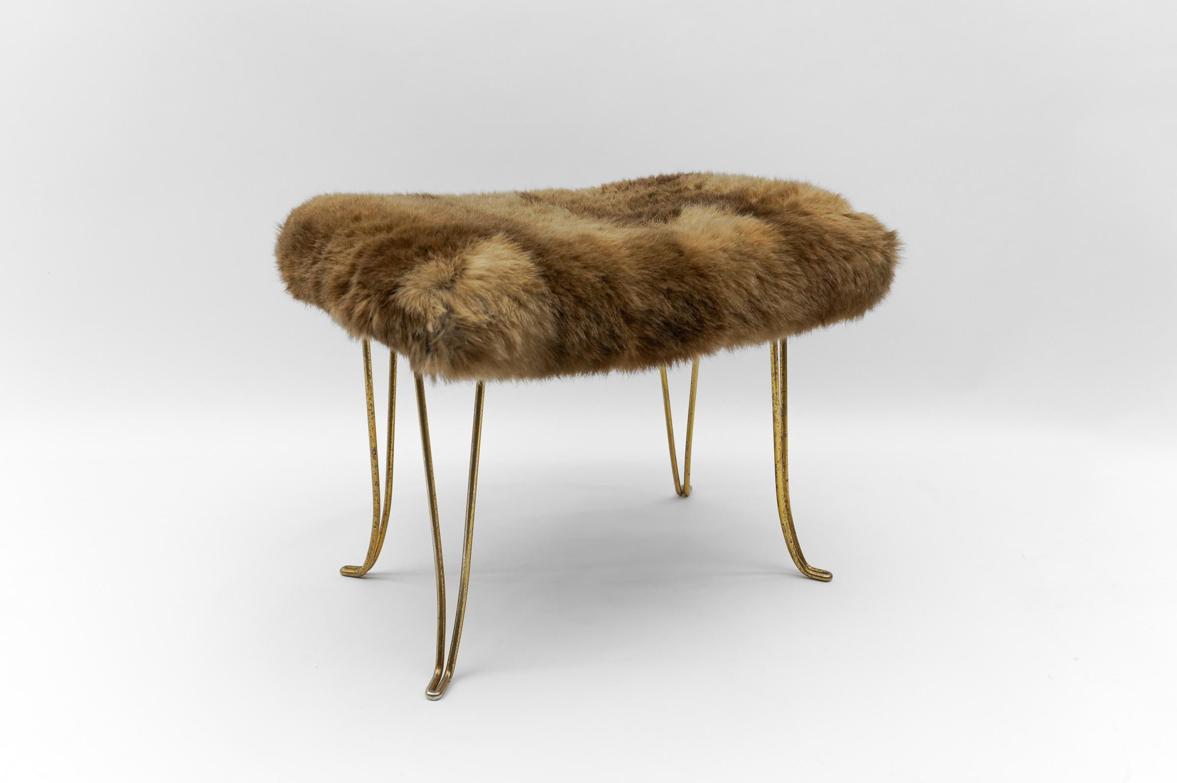 Mid-Century Modern Sheep Brass Stool, 1950s 

The frame have great patina.

