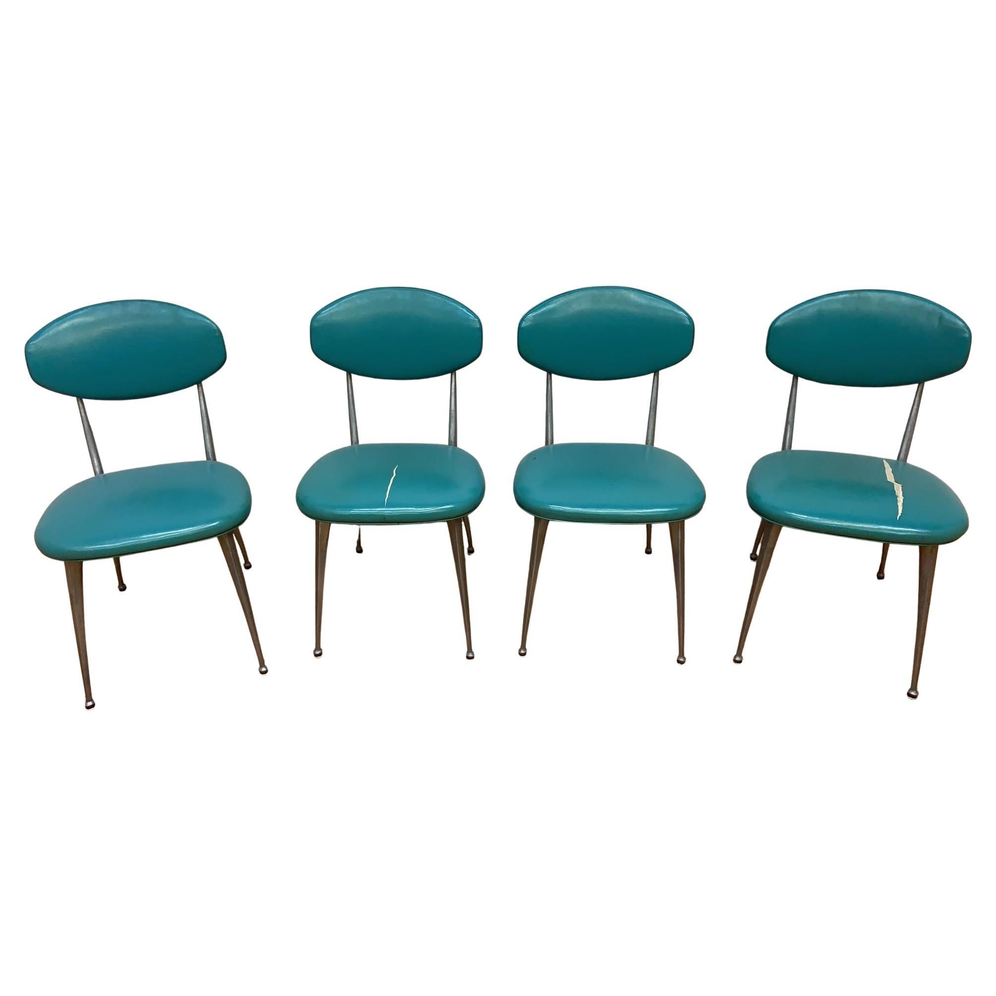 Sedie da pranzo da bar in stile Shelby Williams, stile Gazelle - Set di 4

Set di 4 sedie da caffè Shelby Williams modello Gazelle con gambe in alluminio e sedute e schienali originali imbottiti in vinile verde acqua. Il vinile presenta alcuni
