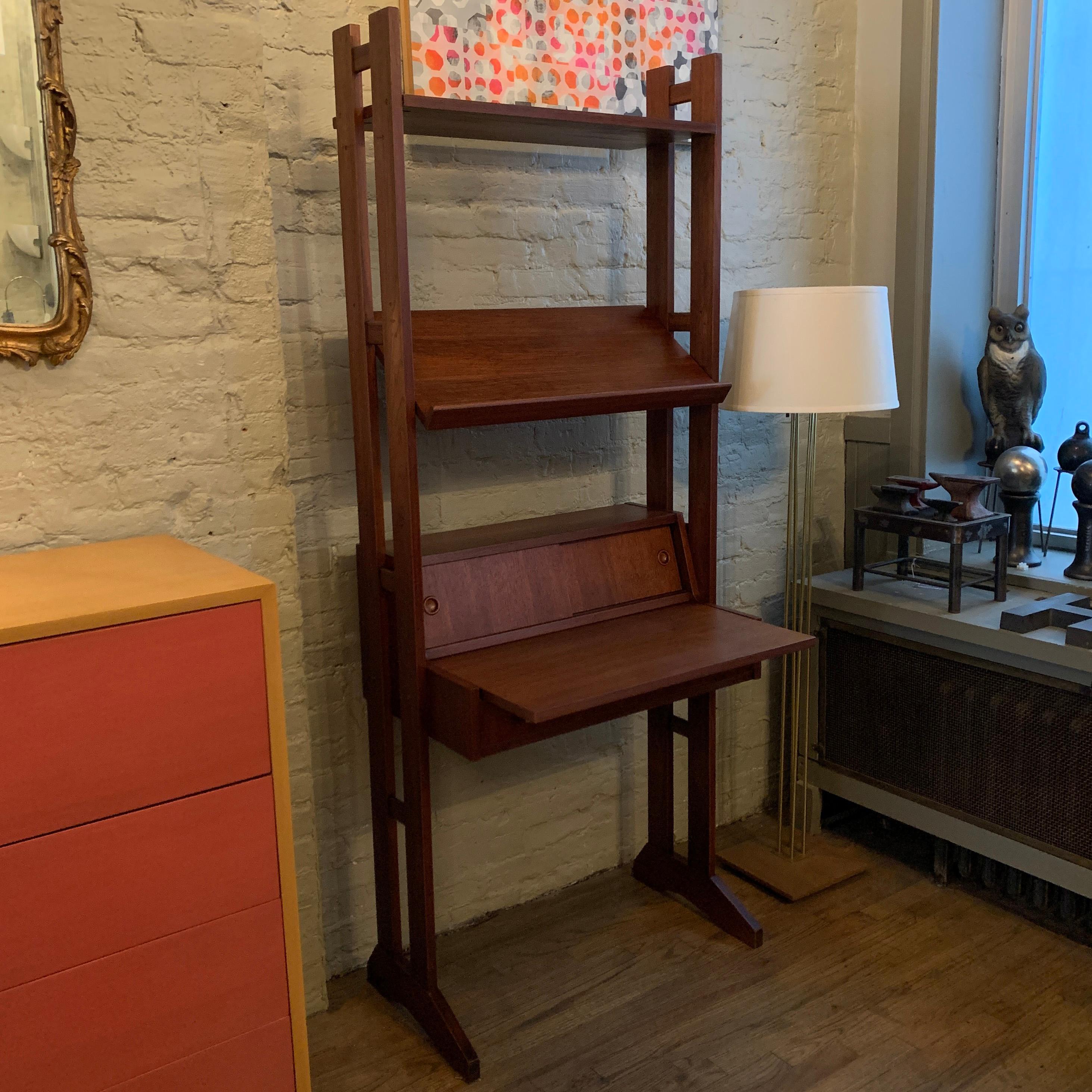 Mid-Century Modern Shelf Unit Pull-Out Desk 3