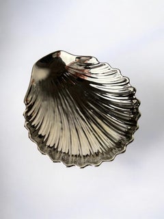 Mid-Century Modern Shell Tray, Black Lacquered Ceramic, Italy, 1980s