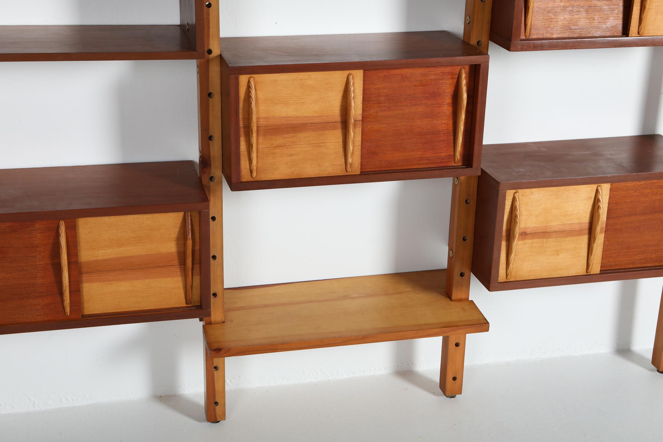 Teak Mid-Century Modern Shelve Unit in the Style of Perriand and Le Corbusier