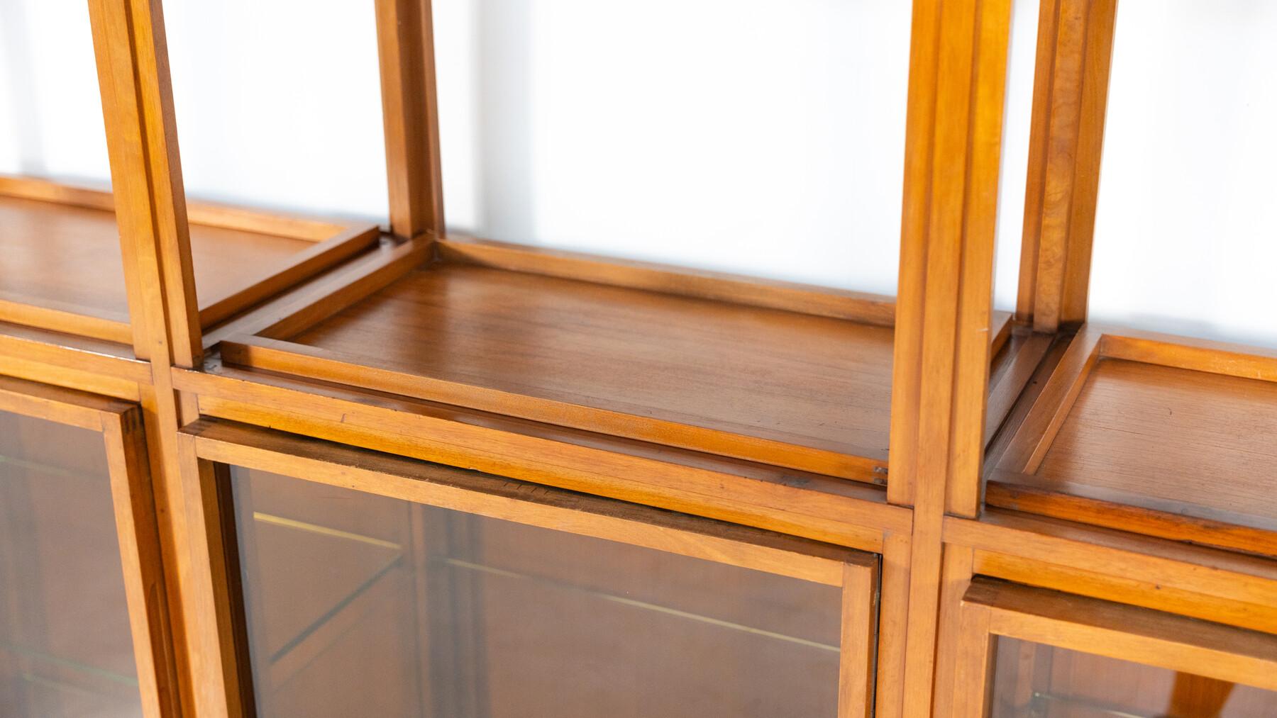 XX secolo Scaffali moderni di metà secolo, Wood e vetro in vendita