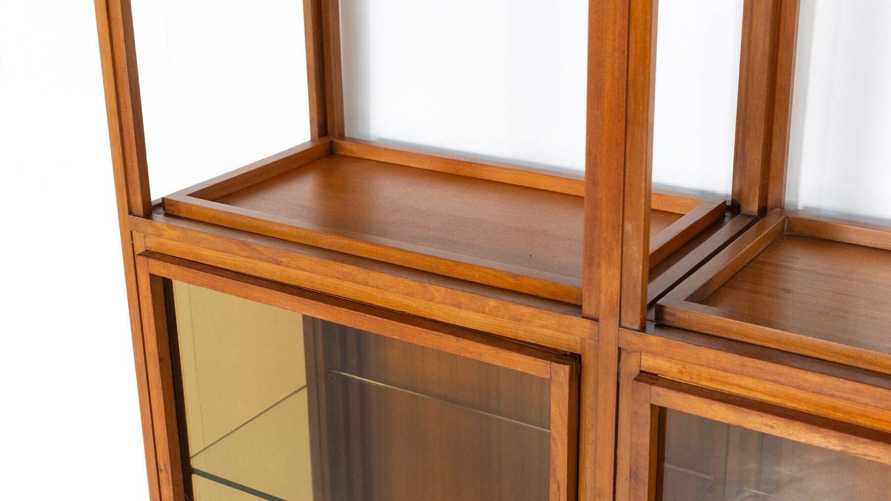 XX secolo Scaffali moderni di metà secolo, Wood e vetro in vendita