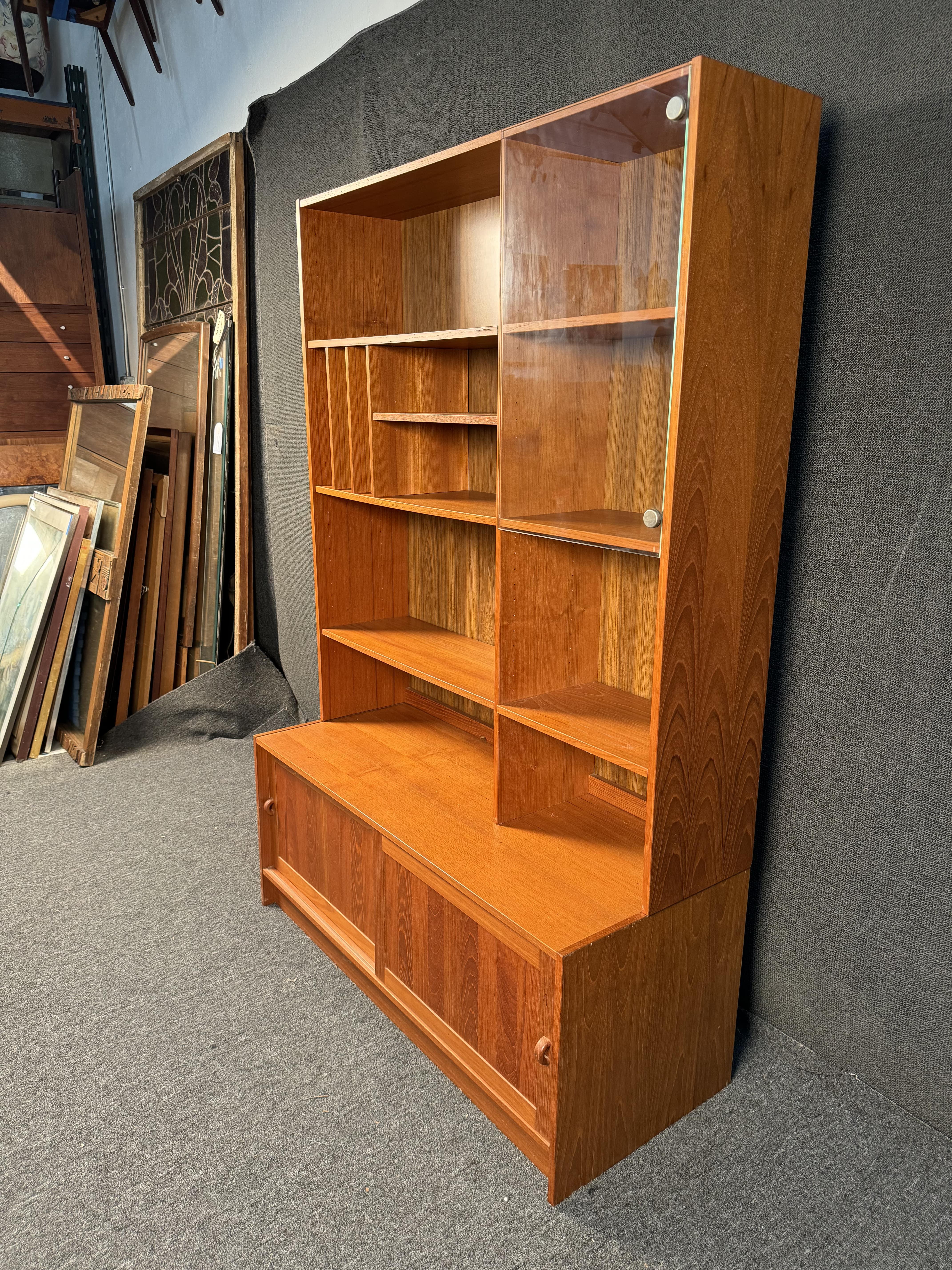 Scaffalatura moderna Mid Century Mobler di Domino Mobler in vendita 5