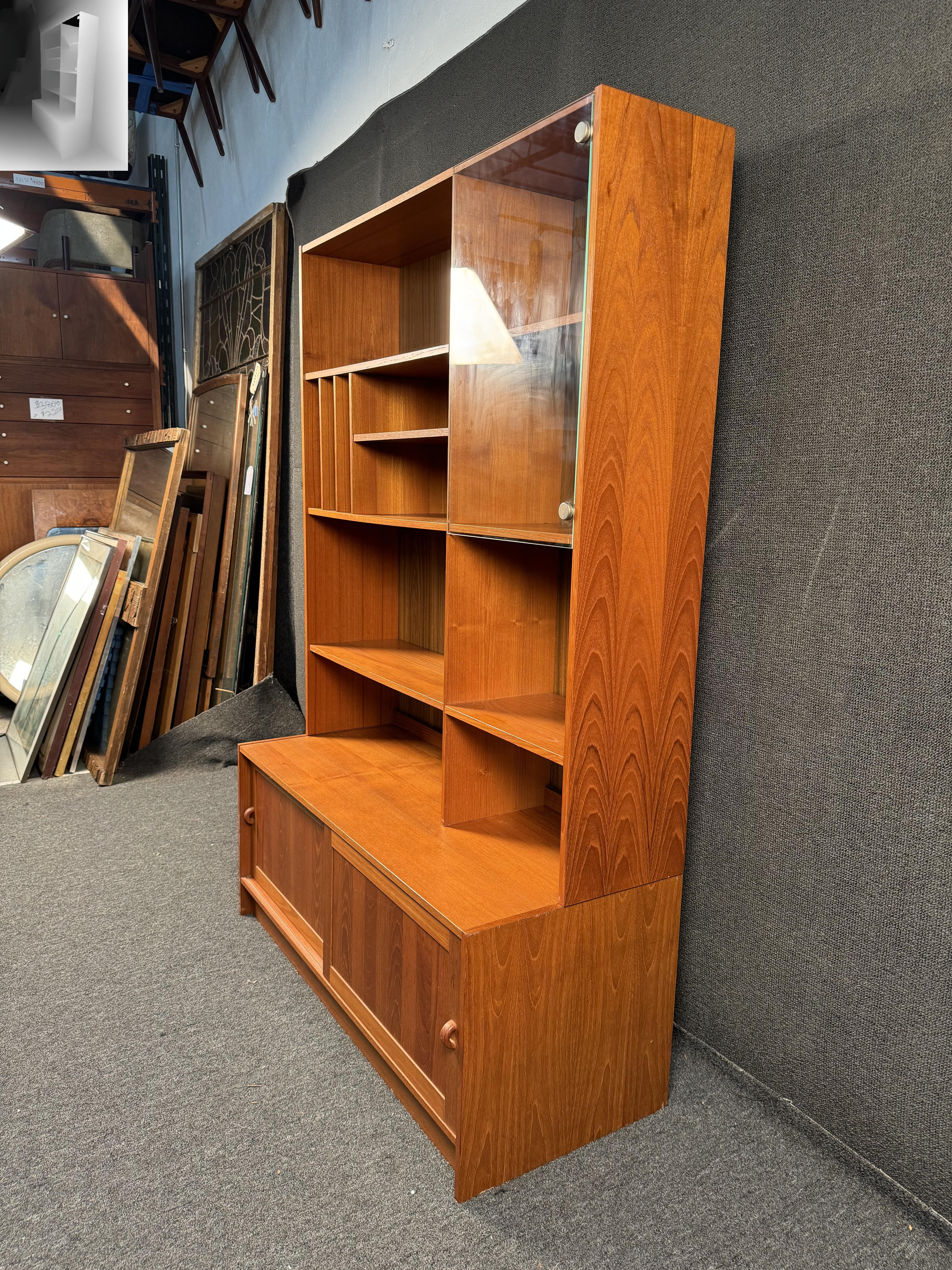 Danese Scaffalatura moderna Mid Century Mobler di Domino Mobler in vendita