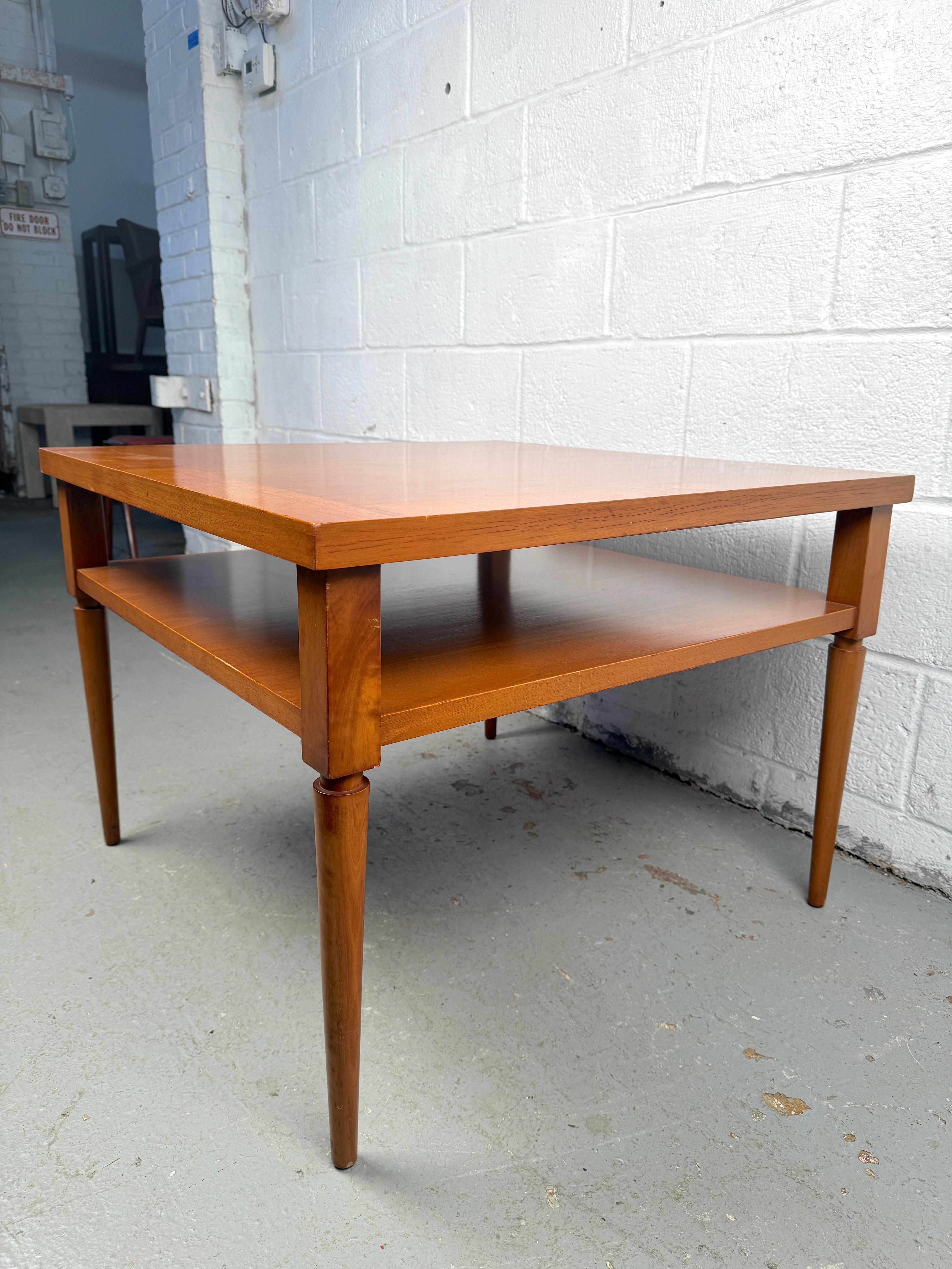 Bois Table basse Sherry du milieu du siècle dernier par Widdcomb en vente