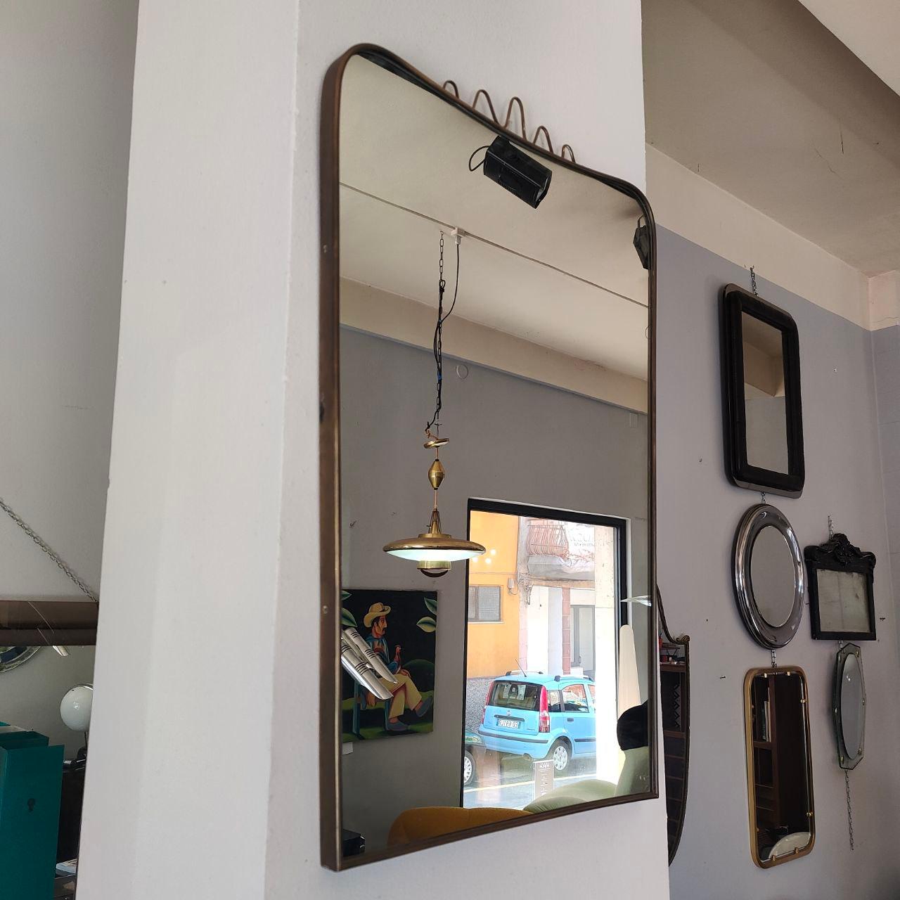 Miroir en laiton bouclier The Moderns Modernity Attribuable à Gio Ponti, Italie, années 1950 en vente 3