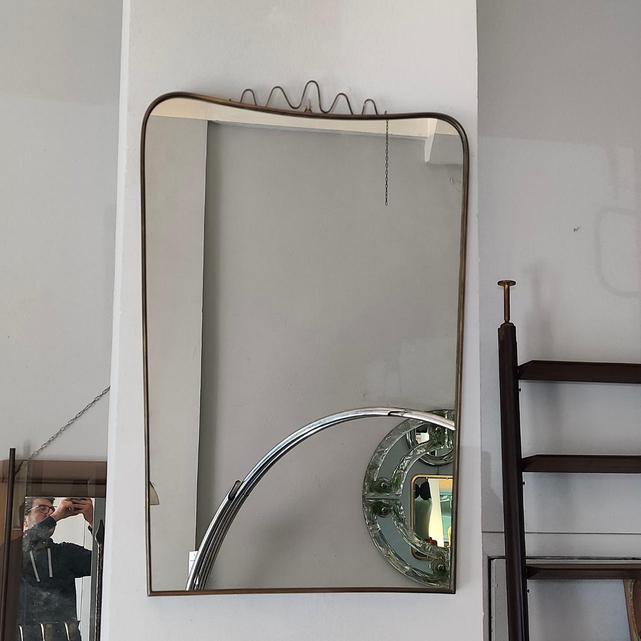 Miroir en laiton bouclier The Moderns Modernity Attribuable à Gio Ponti, Italie, années 1950 en vente 2