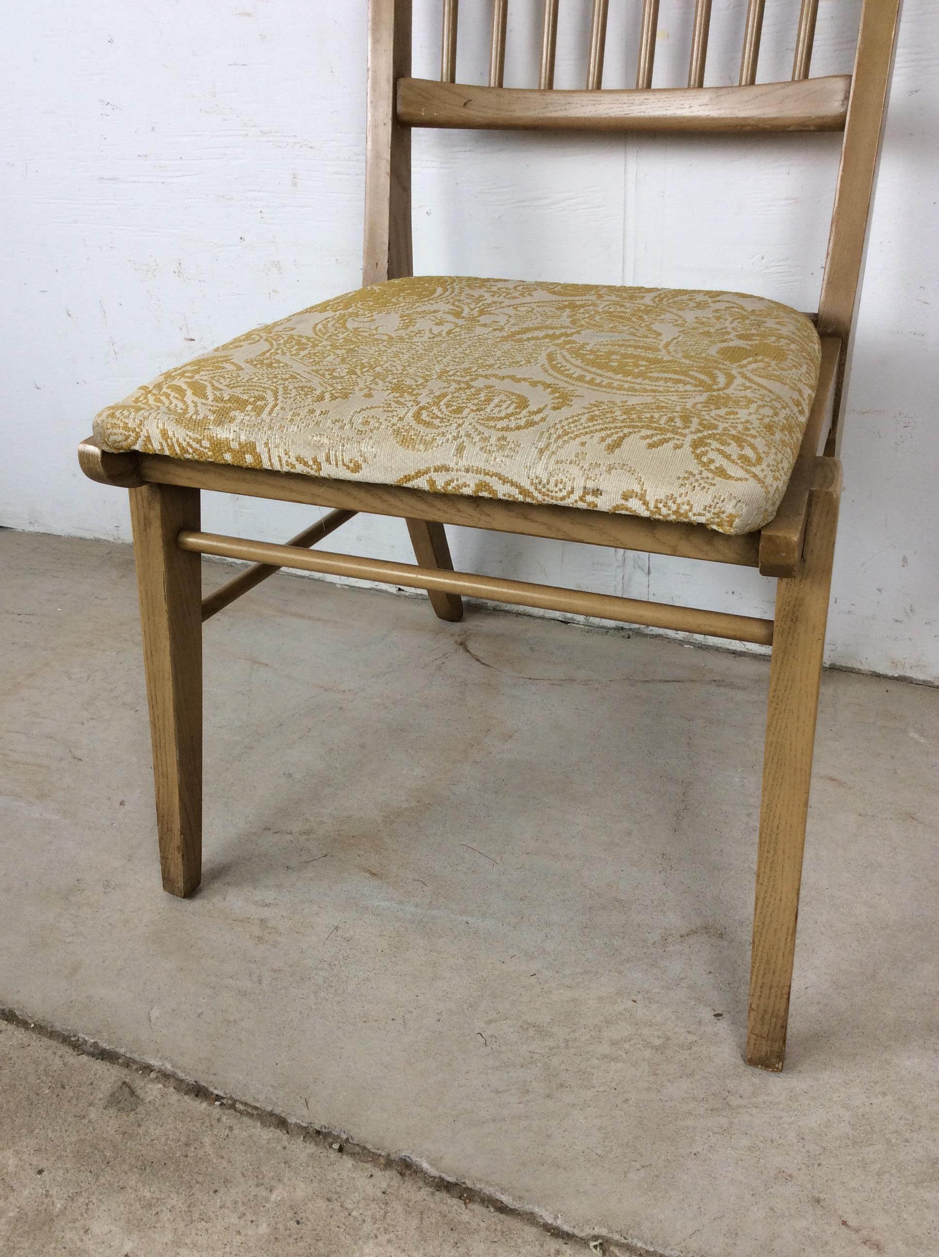 Mid Century Modern Side Chair with Limed Oak Finish im Zustand „Gut“ im Angebot in Freehold, NJ