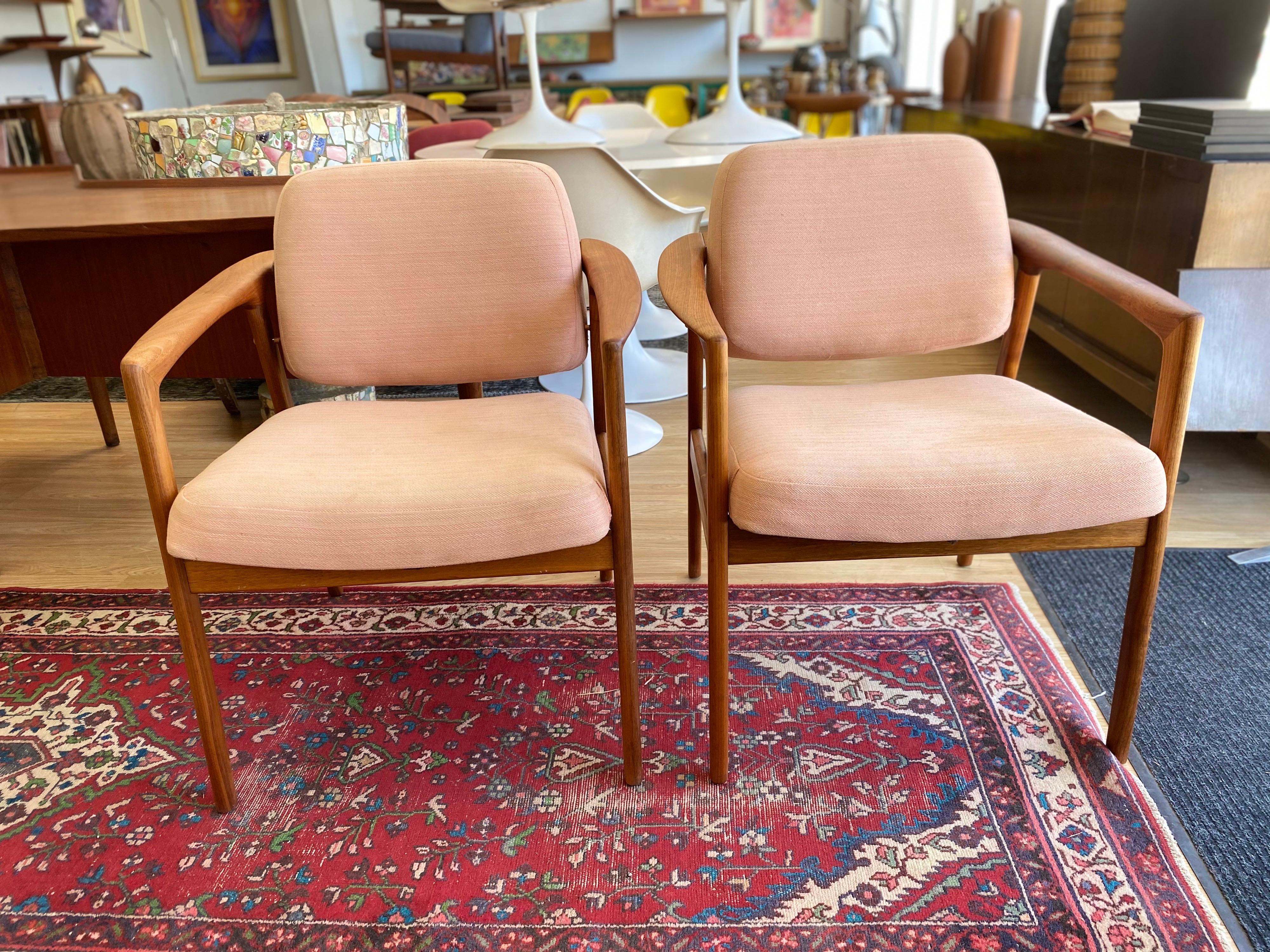 Mid-Century Modern Side Chairs by DUX 4