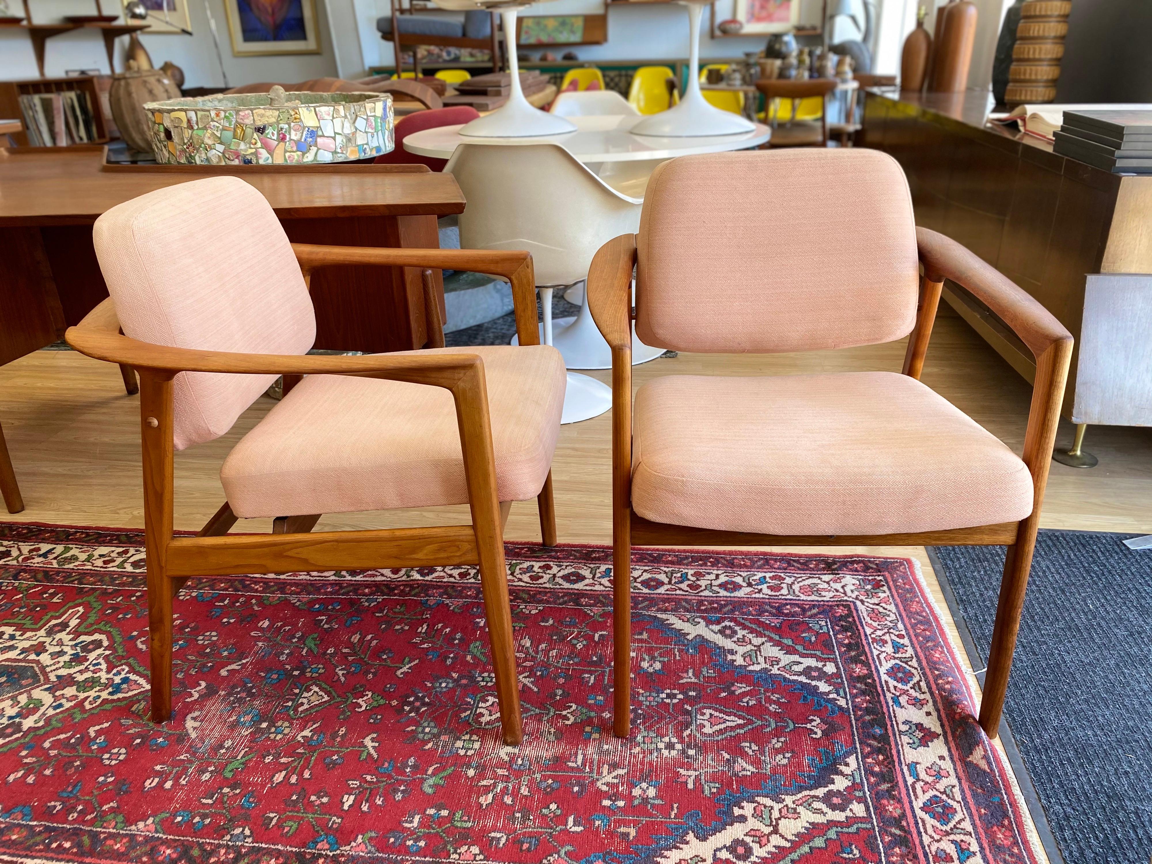 Mid-Century Modern Side Chairs by DUX 5