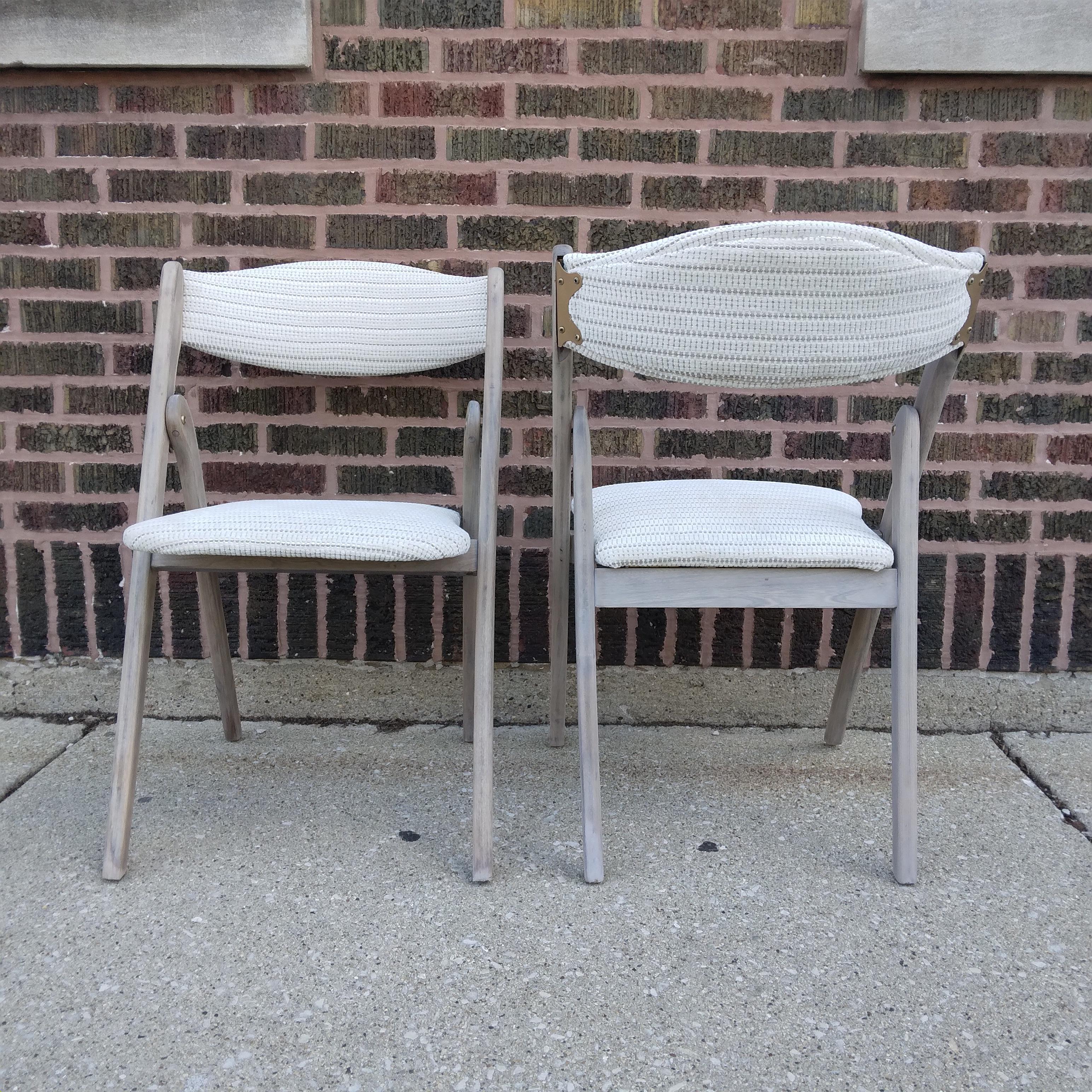 Mid-Century Modern Side Chairs in Off-White and Gold, a pair In Good Condition For Sale In Munster, IN