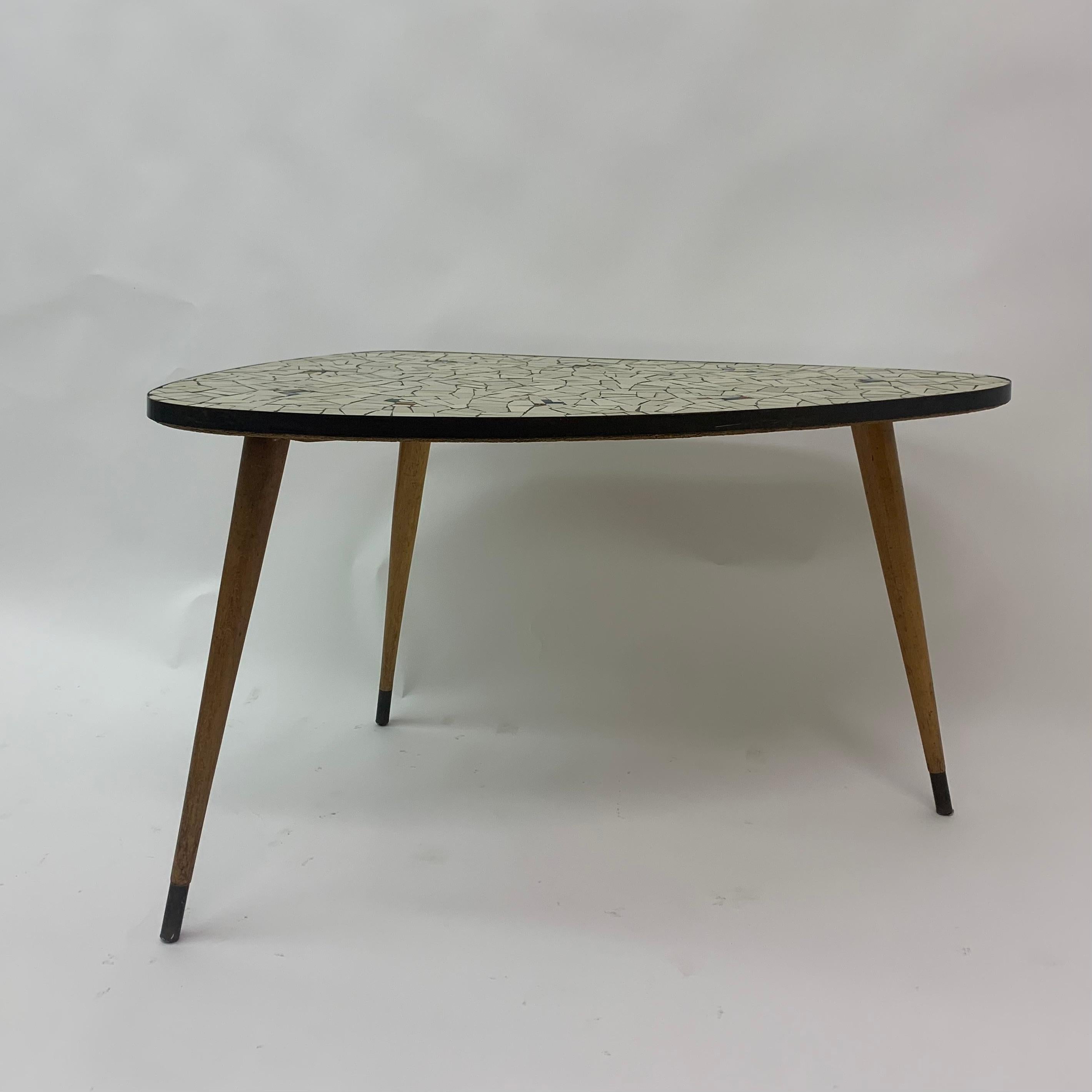 Mid-century modern side table , 1950's  In Good Condition For Sale In Delft, NL