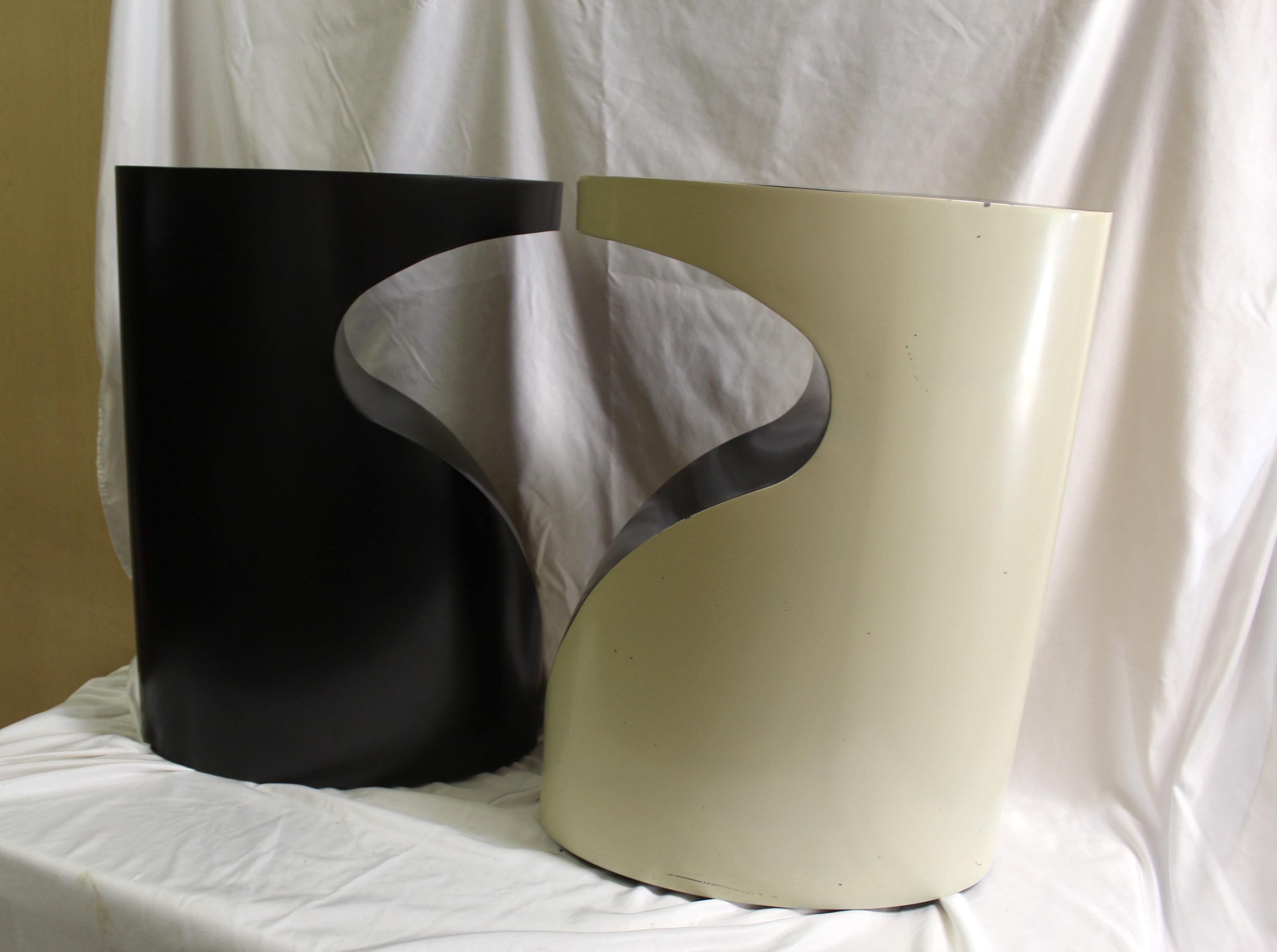 Table d'appoint The Moderns  CUSTOM MADE tout en acier en vente 3